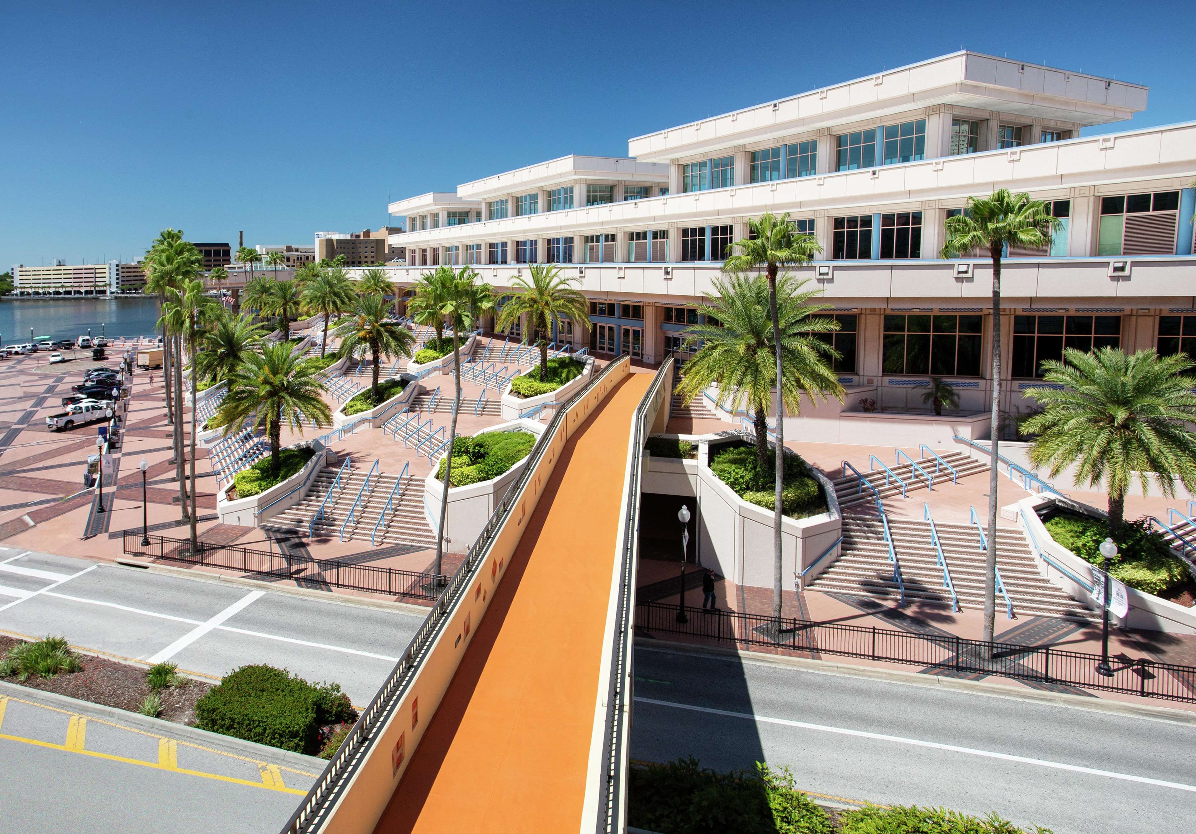 Embassy Suites by Hilton Tampa Downtown Convention Center Photo