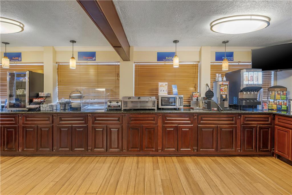 Best Western Desert Winds Image