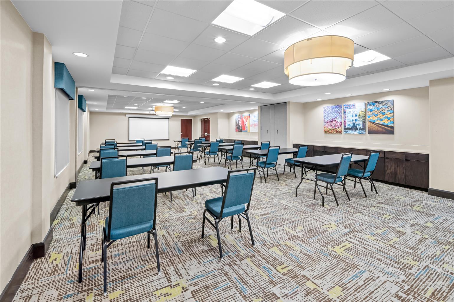 Hampton Inn & Suites Camp Springs/Andrews AFB Image