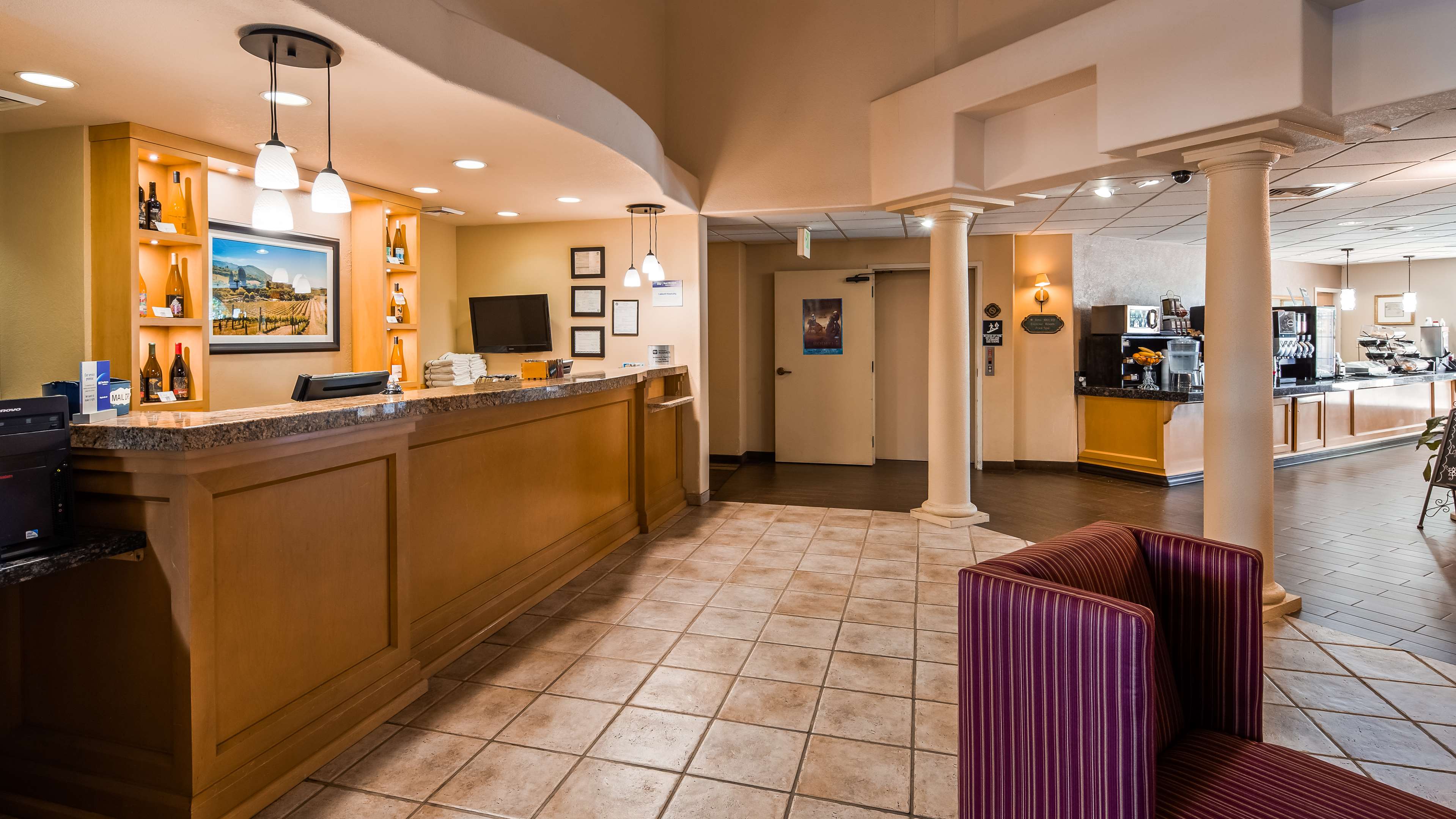 Best Western Plus Caldwell Inn & Suites Photo