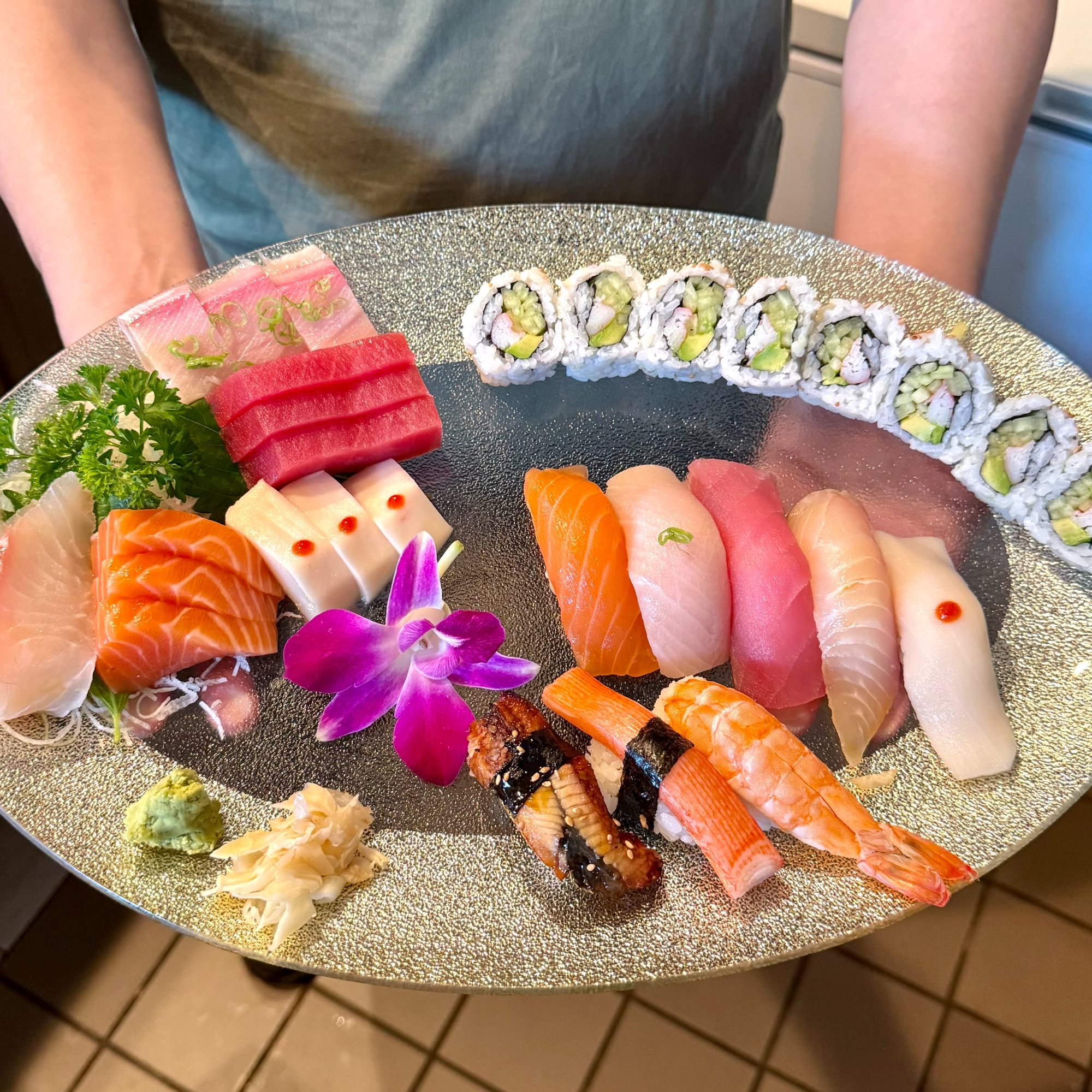 SC5. Sushi and sashimi deluxe