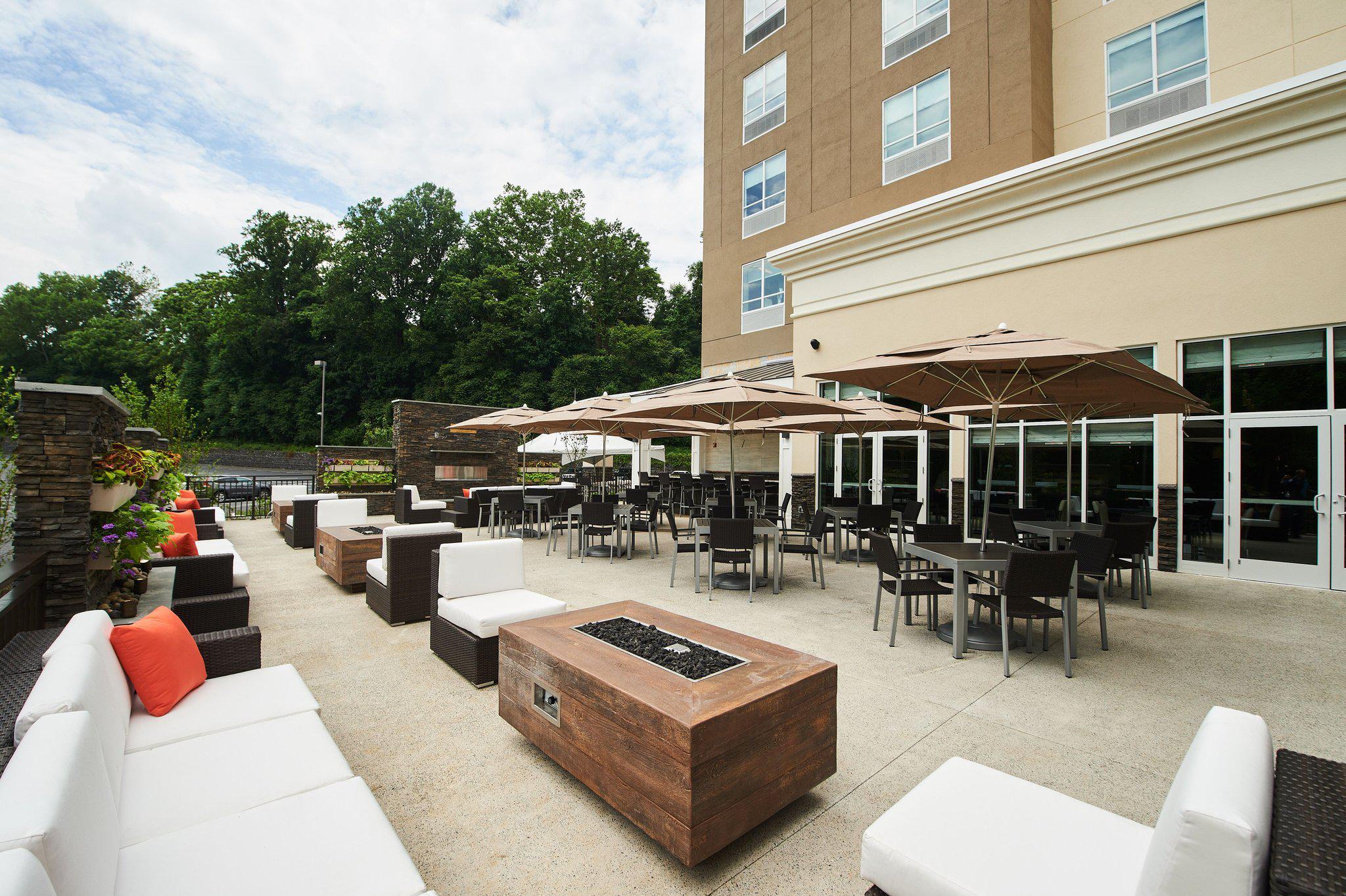Holiday Inn & Suites Philadelphia W - Drexel Hill Photo