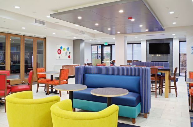 Images Holiday Inn Express & Suites Phoenix North - Scottsdale