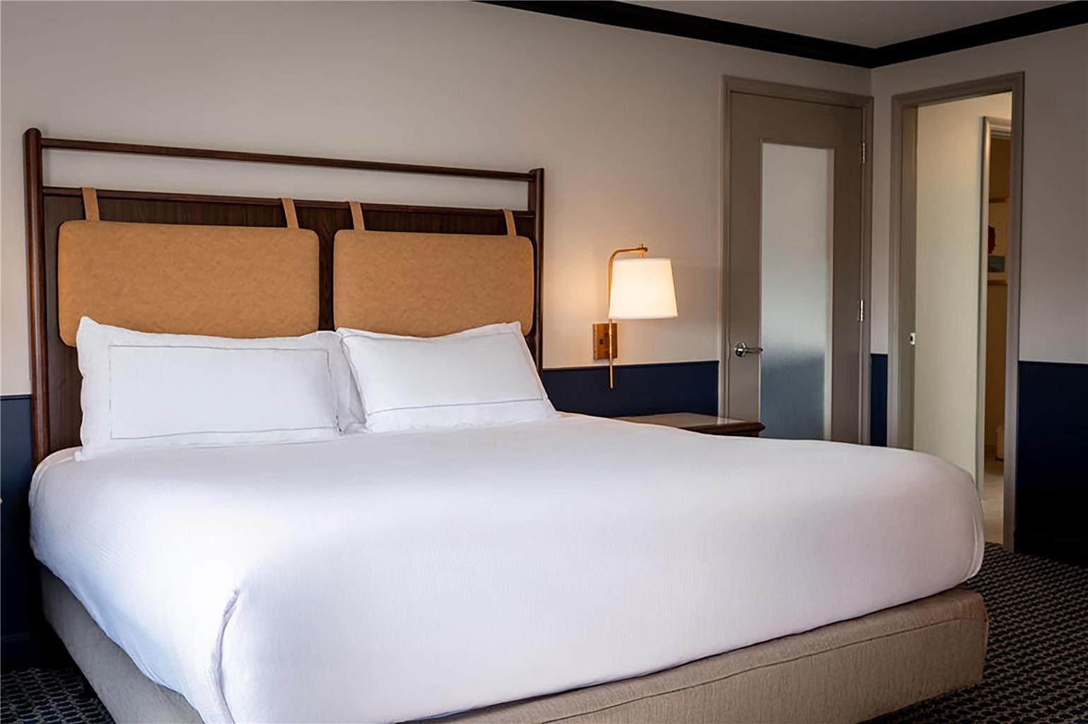 Hilton Orrington/Evanston Image