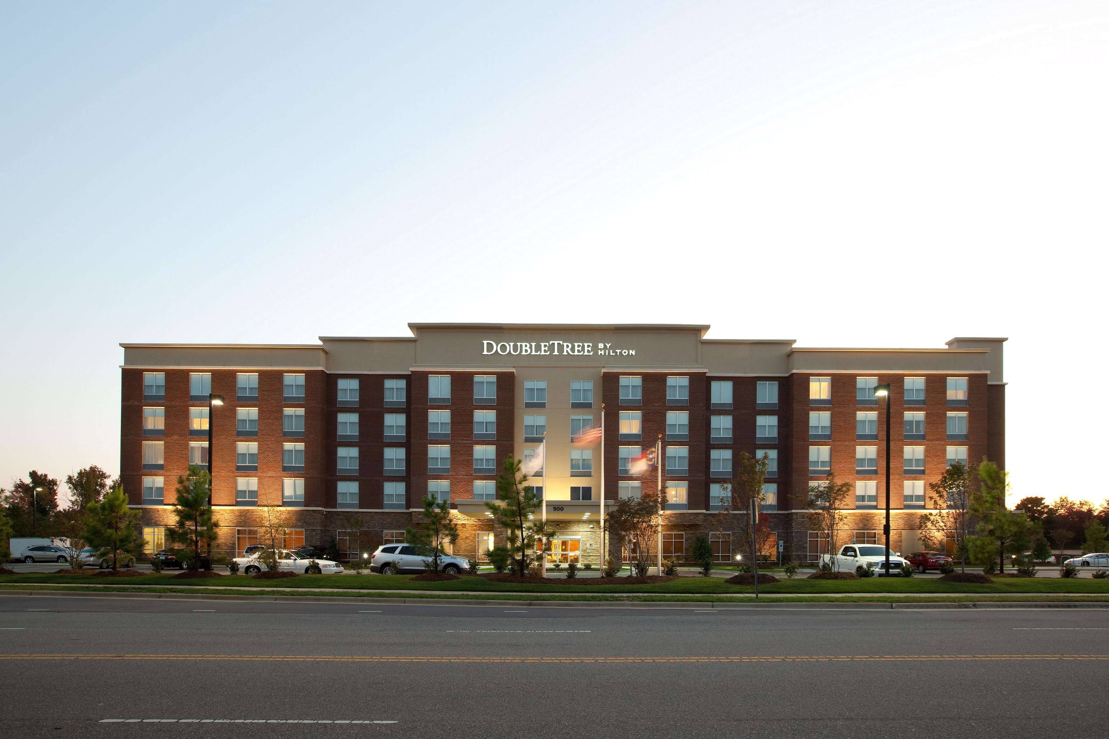 DoubleTree by Hilton Hotel Raleigh - Cary Photo