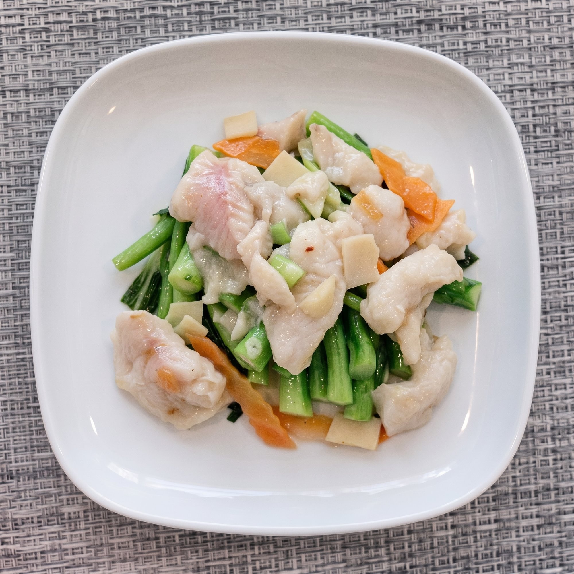 Sauteed Sliced Fish with Vegetables / 菜遠魚片