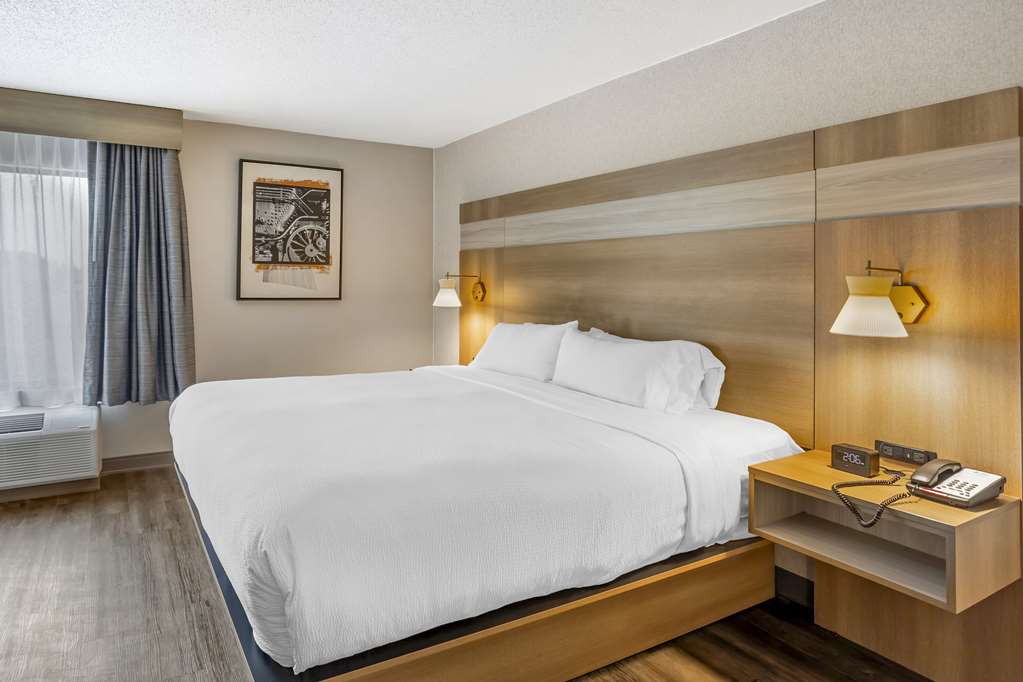 Best Western Plus Heritage Rail Inn & Suites Image