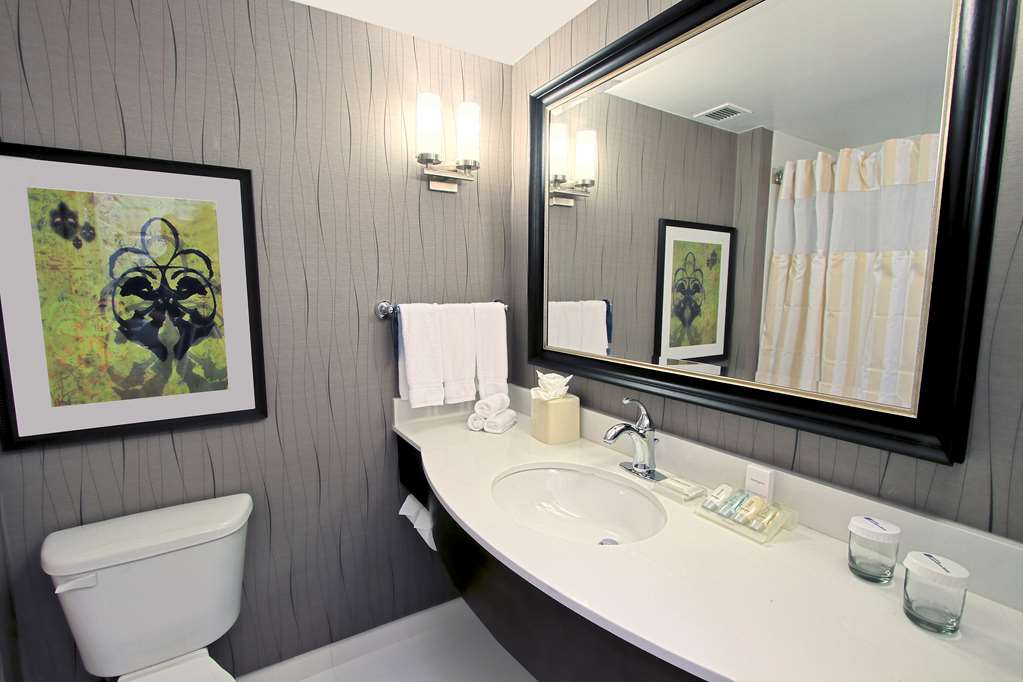 Hilton Garden Inn Westbury Image