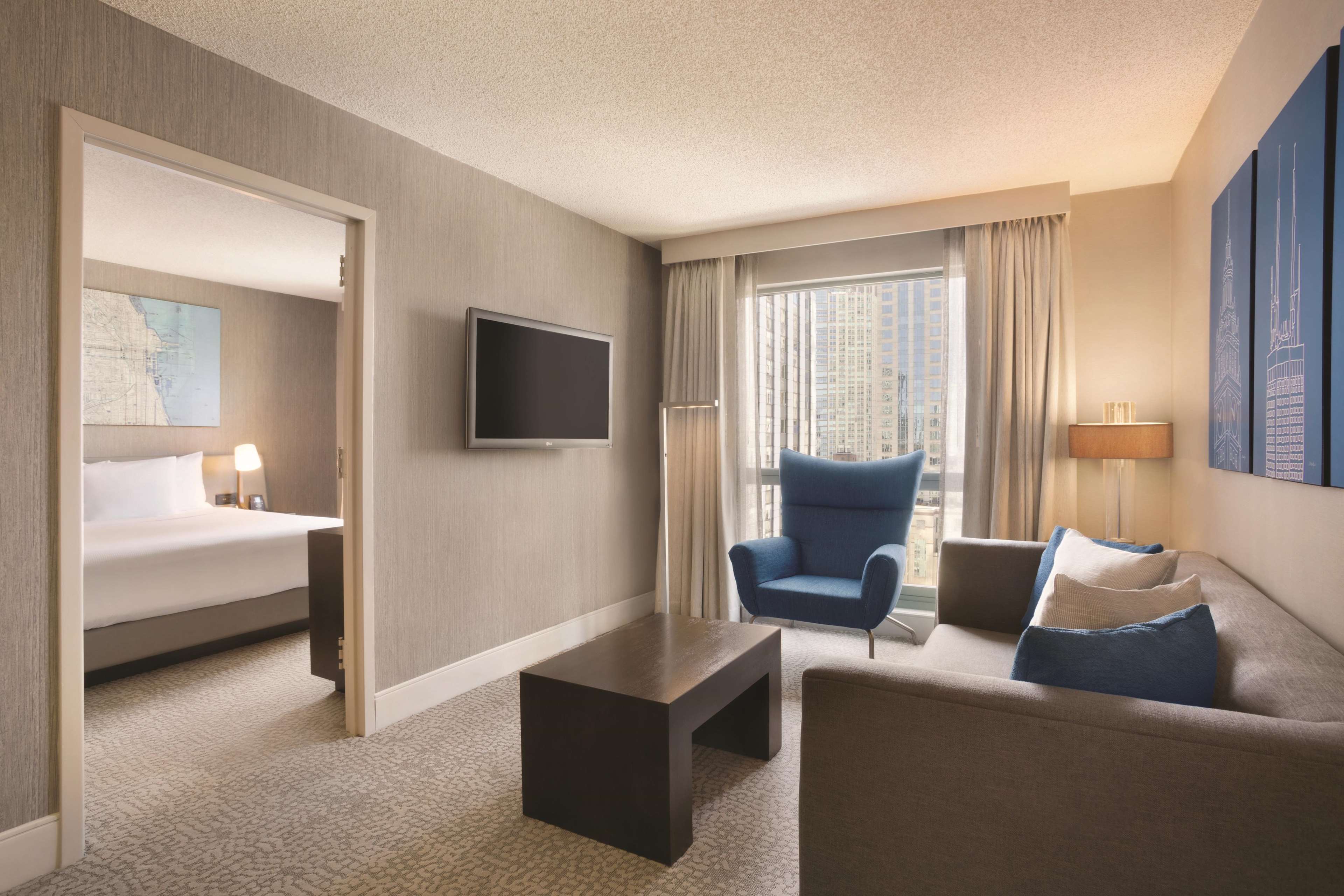 Hilton Chicago/Magnificent Mile Suites Photo