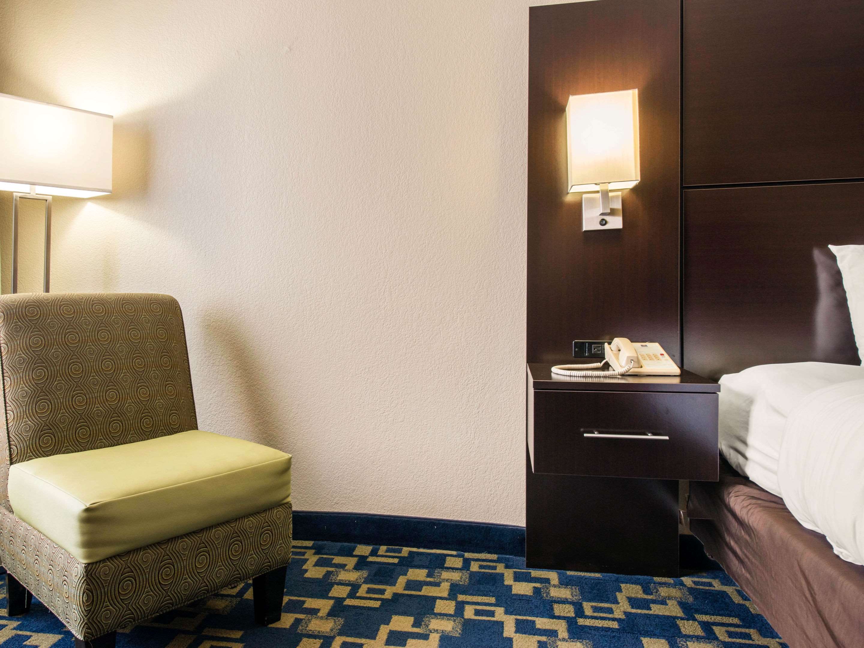 Comfort Inn & Suites Near Universal Orlando Resort Photo