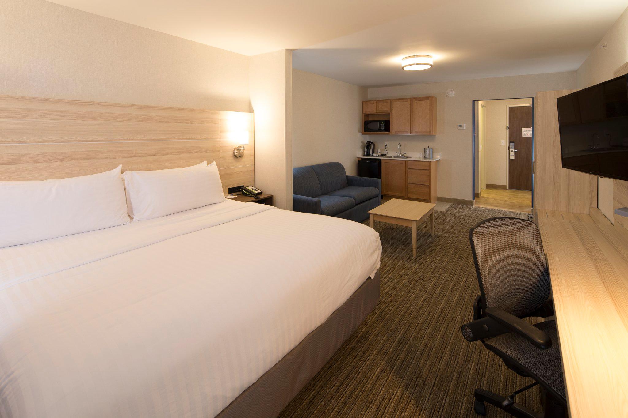 Holiday Inn Express & Suites la Porte Photo