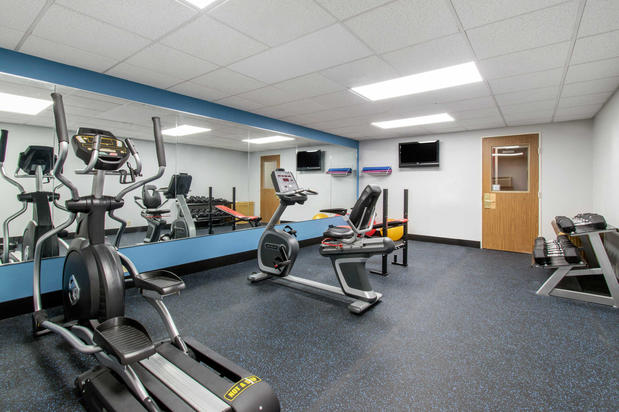 Images Clarion Inn & Suites