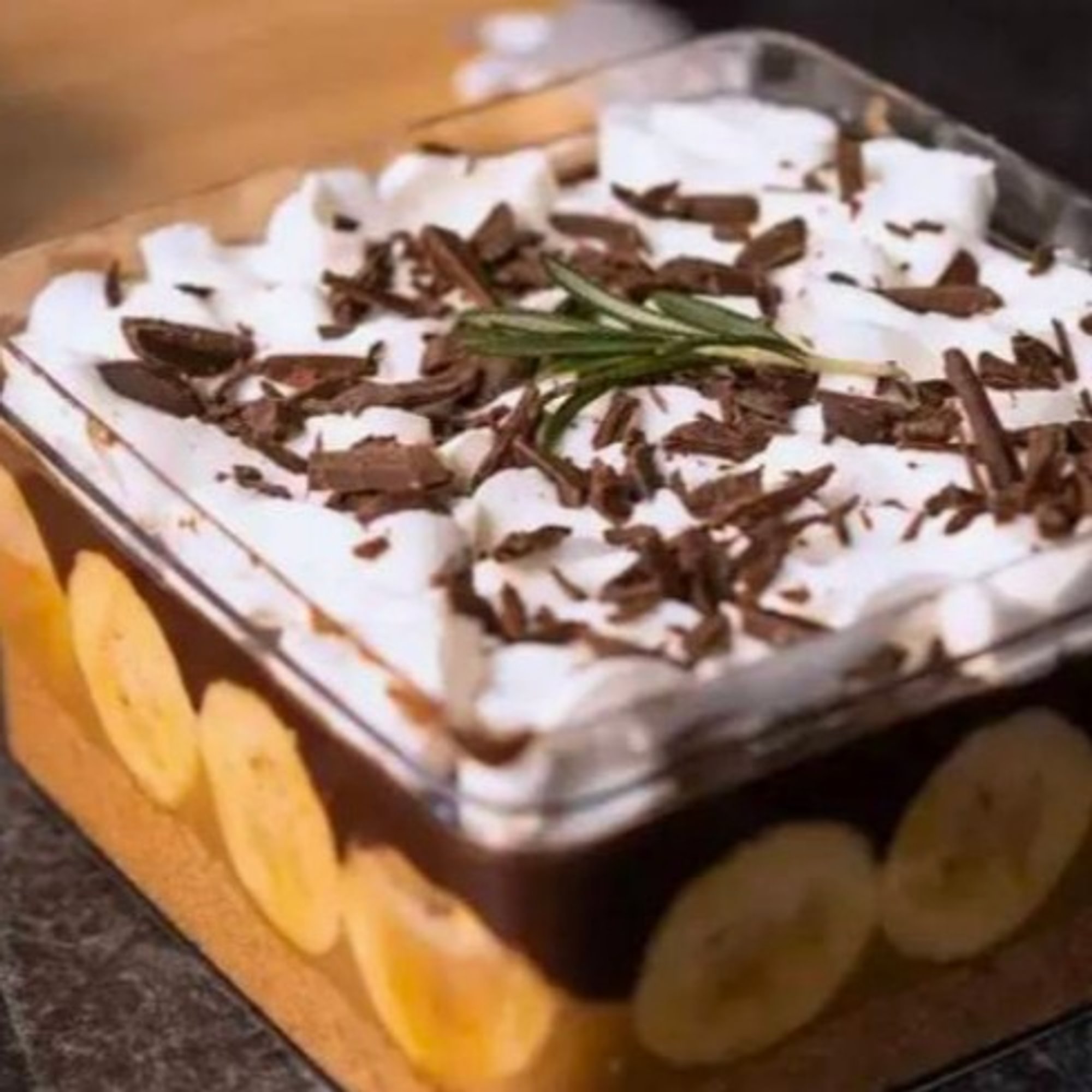 Caramel Chocolate Banana Cream Pie (Banoffee)
