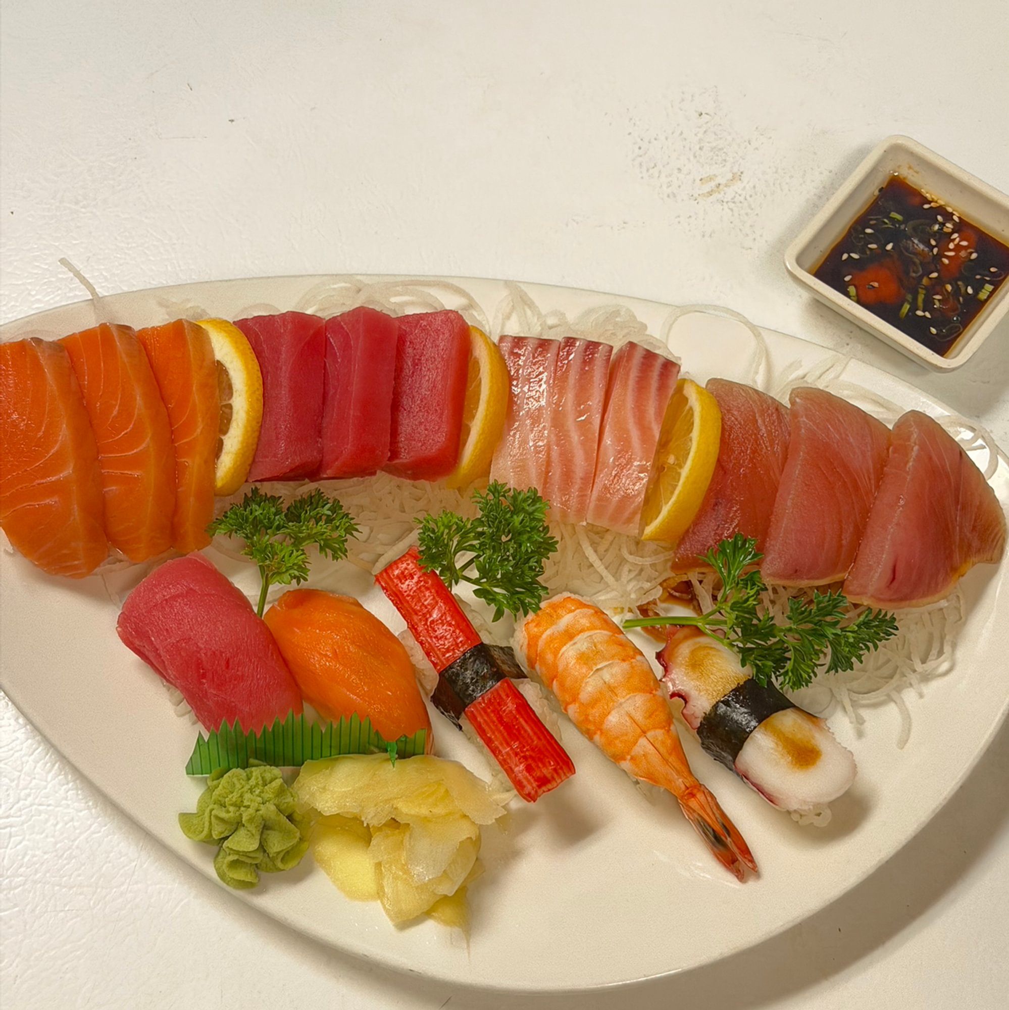 Sashimi & Nigiri Combo A