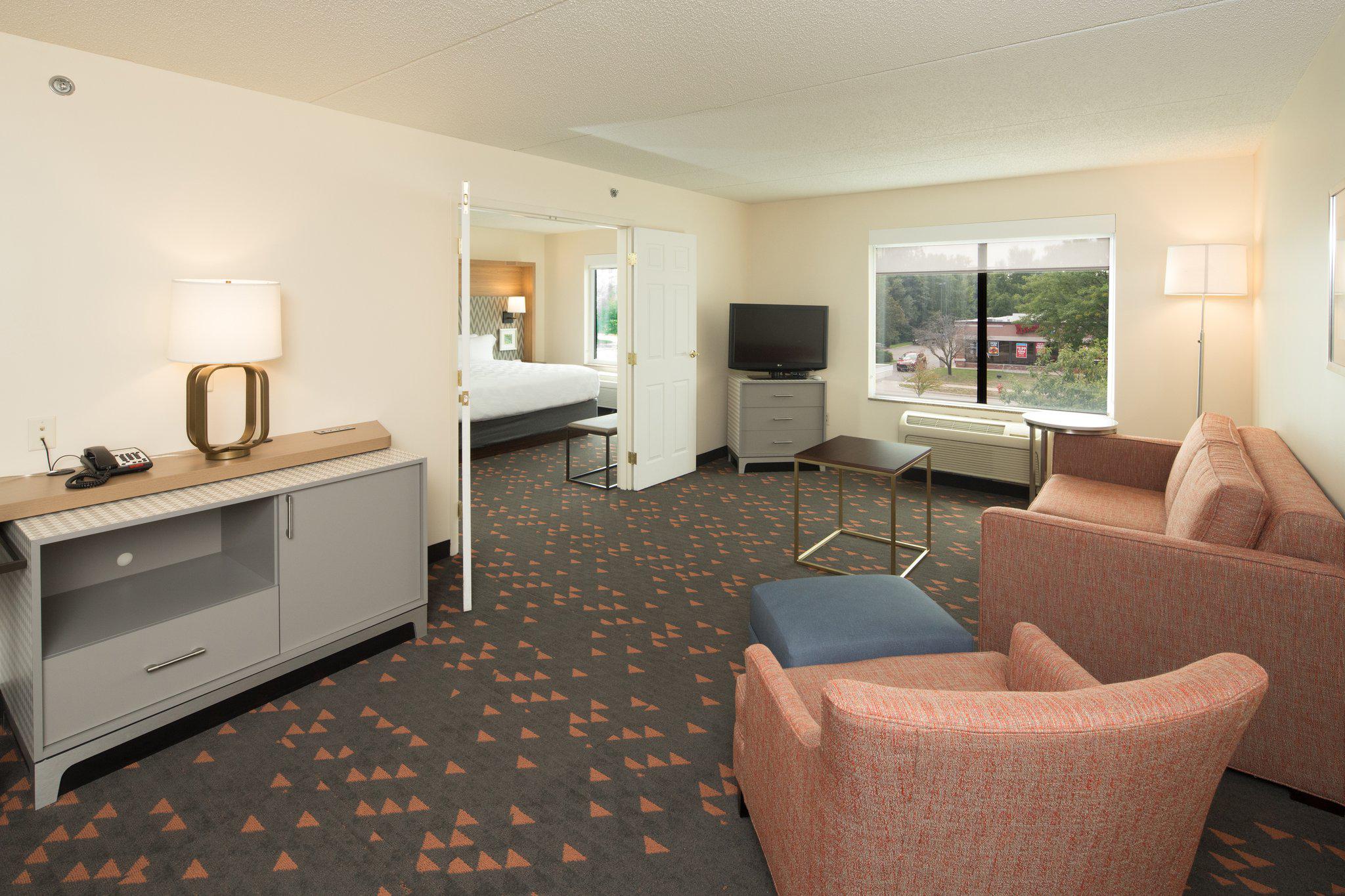 Holiday Inn & Suites Ann Arbor Univ. Michigan Area Photo