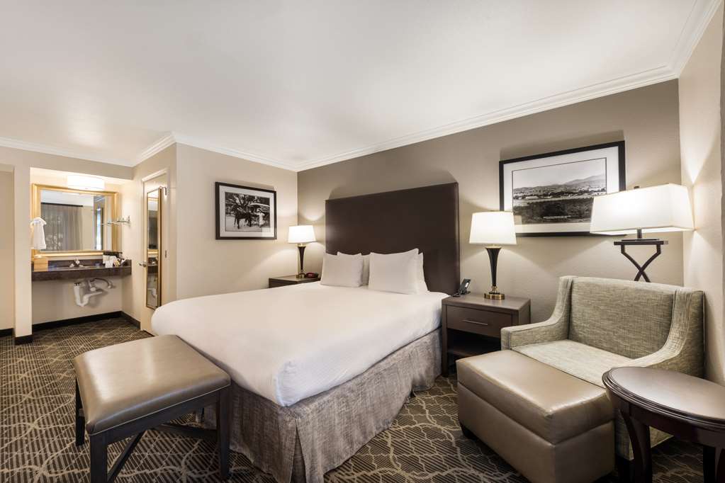 Best Western Danville Sycamore Inn Image