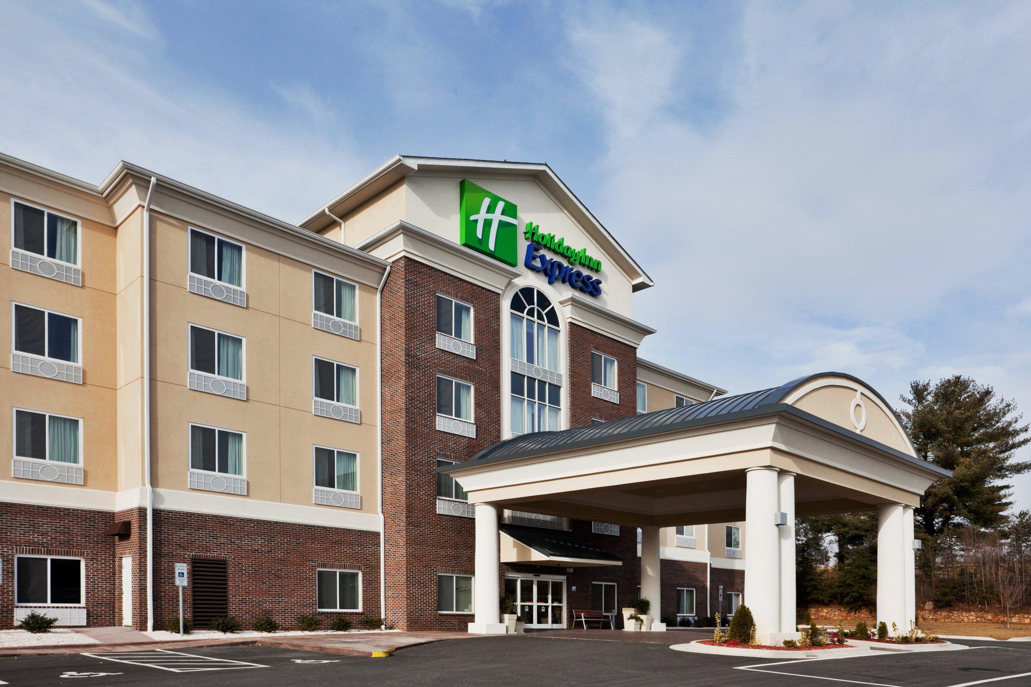 Holiday Inn Express & Suites Statesville Photo