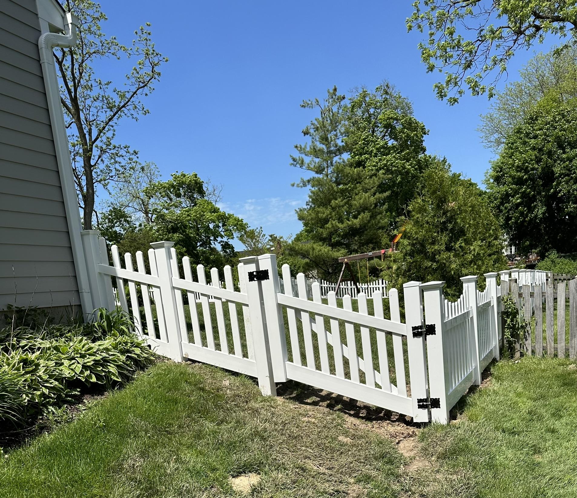 Top Rail Fence Naperville Image