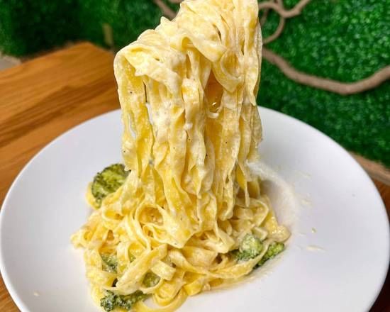 Fettuccine Alfredo Combo