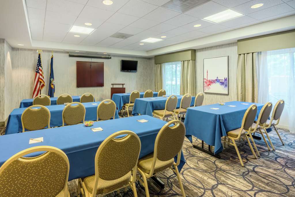 Hampton Inn Clifton Park Image