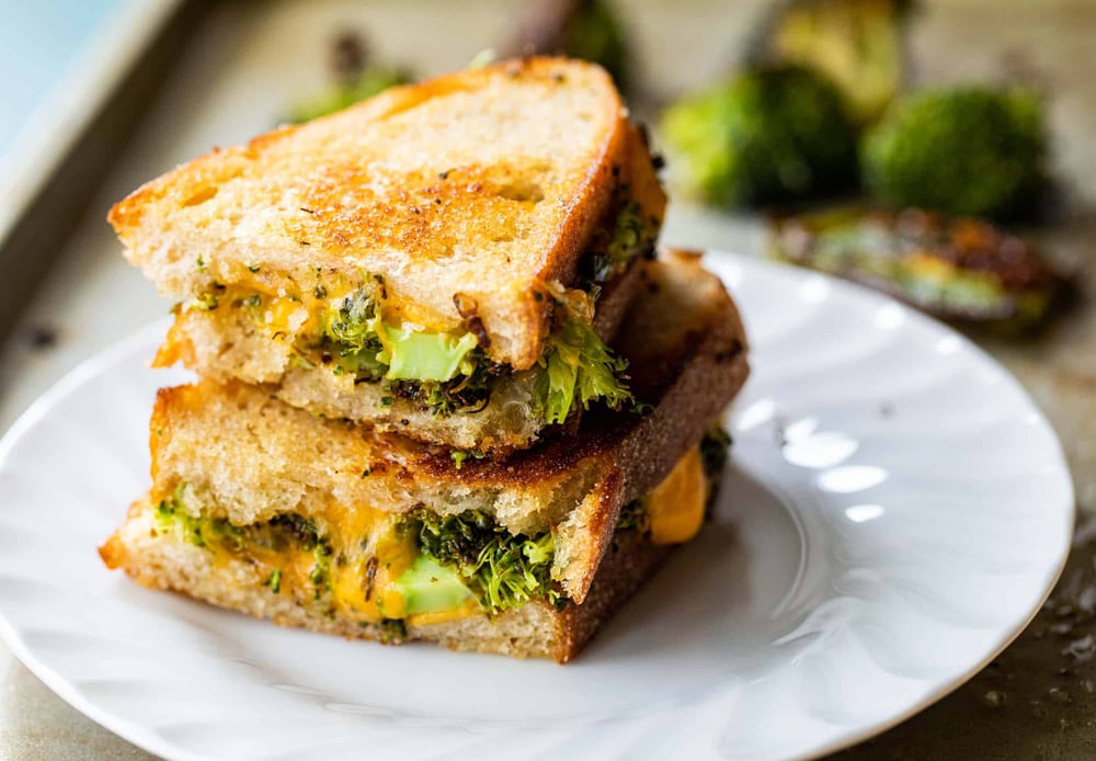  BROCCOLI & CHEESE