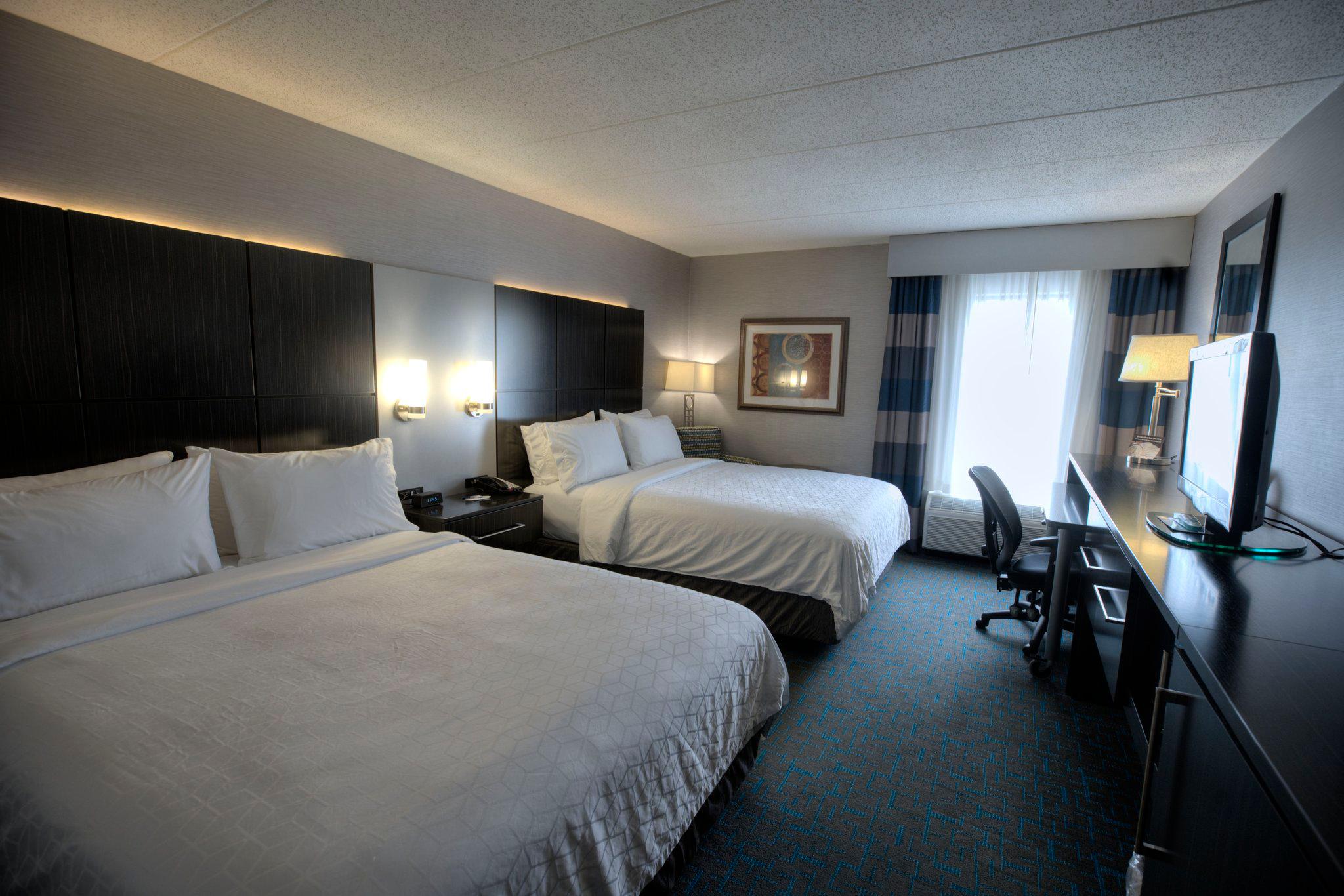 Holiday Inn Express Janesville-I-90 & US Hwy 14 Photo