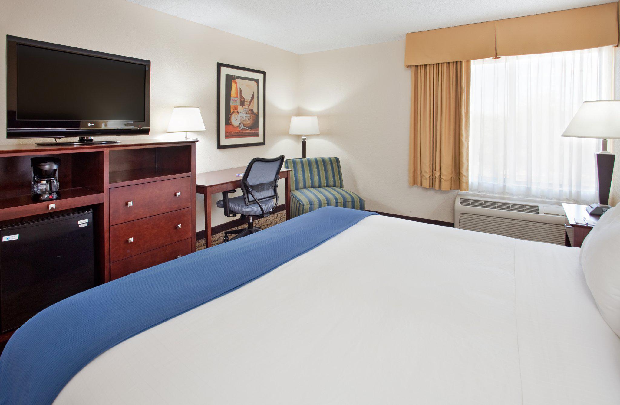 Holiday Inn Express Scottsdale North Photo