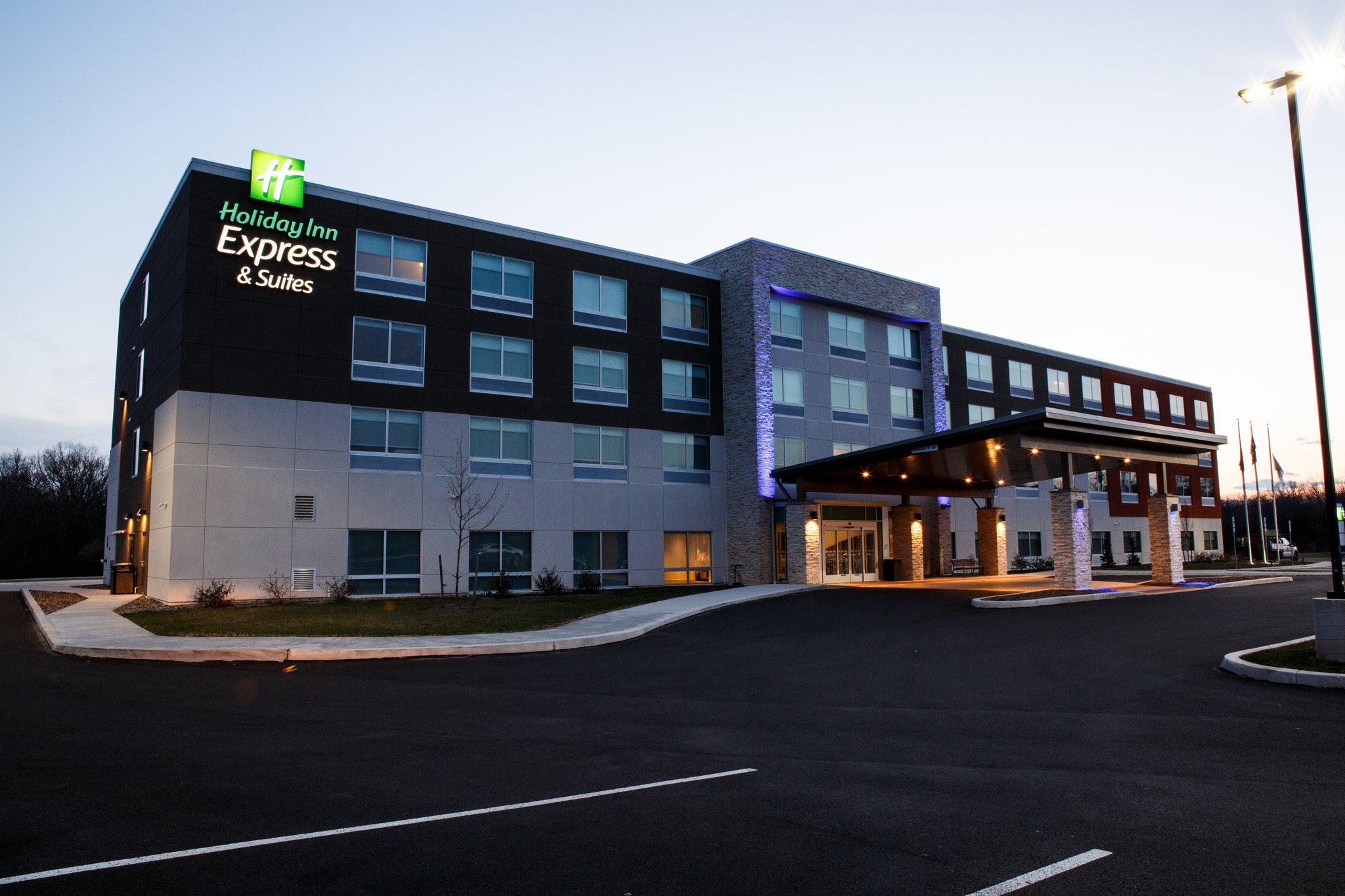 Holiday Inn Express & Suites Gettysburg Photo