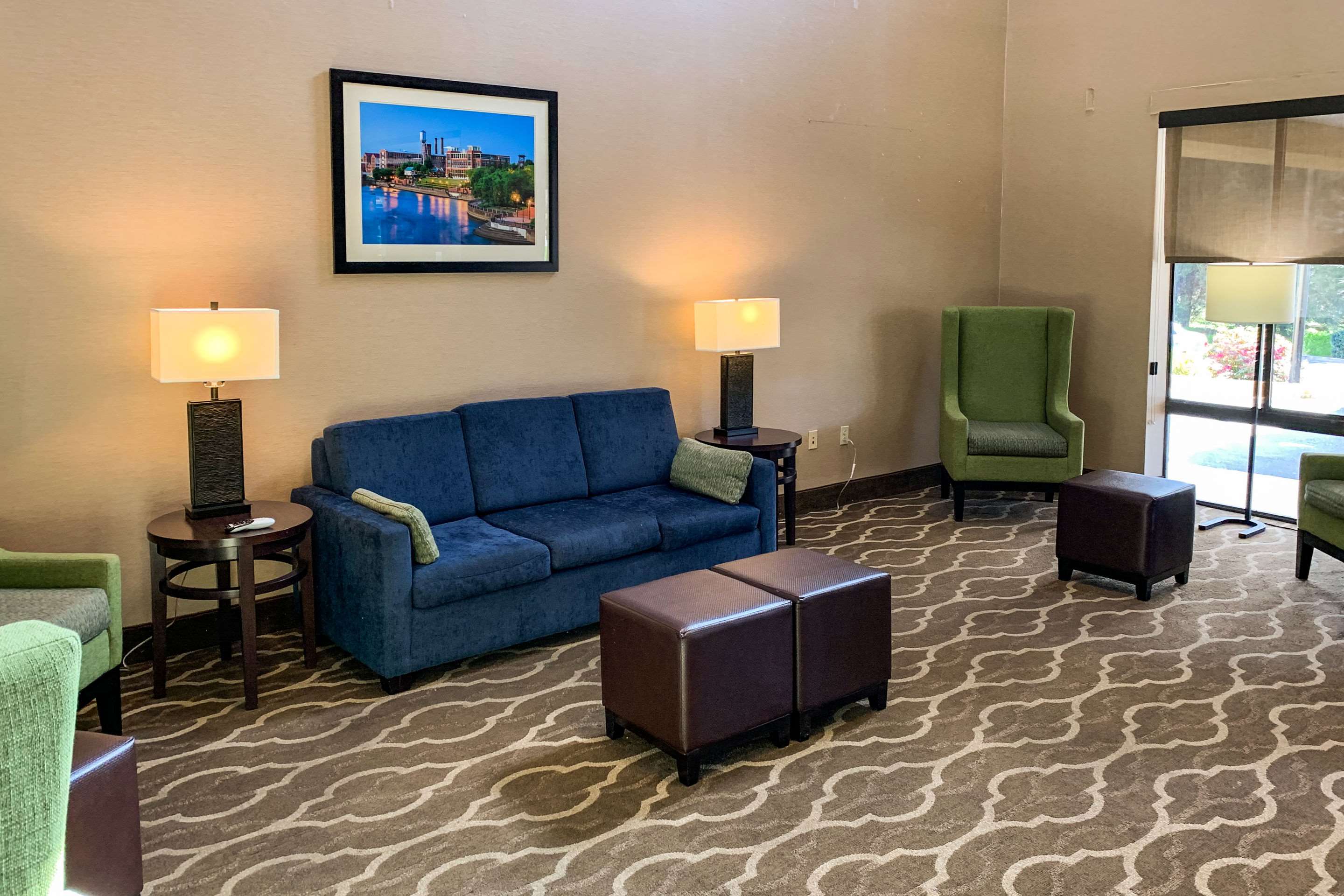 Comfort Suites Columbus State University Area Photo