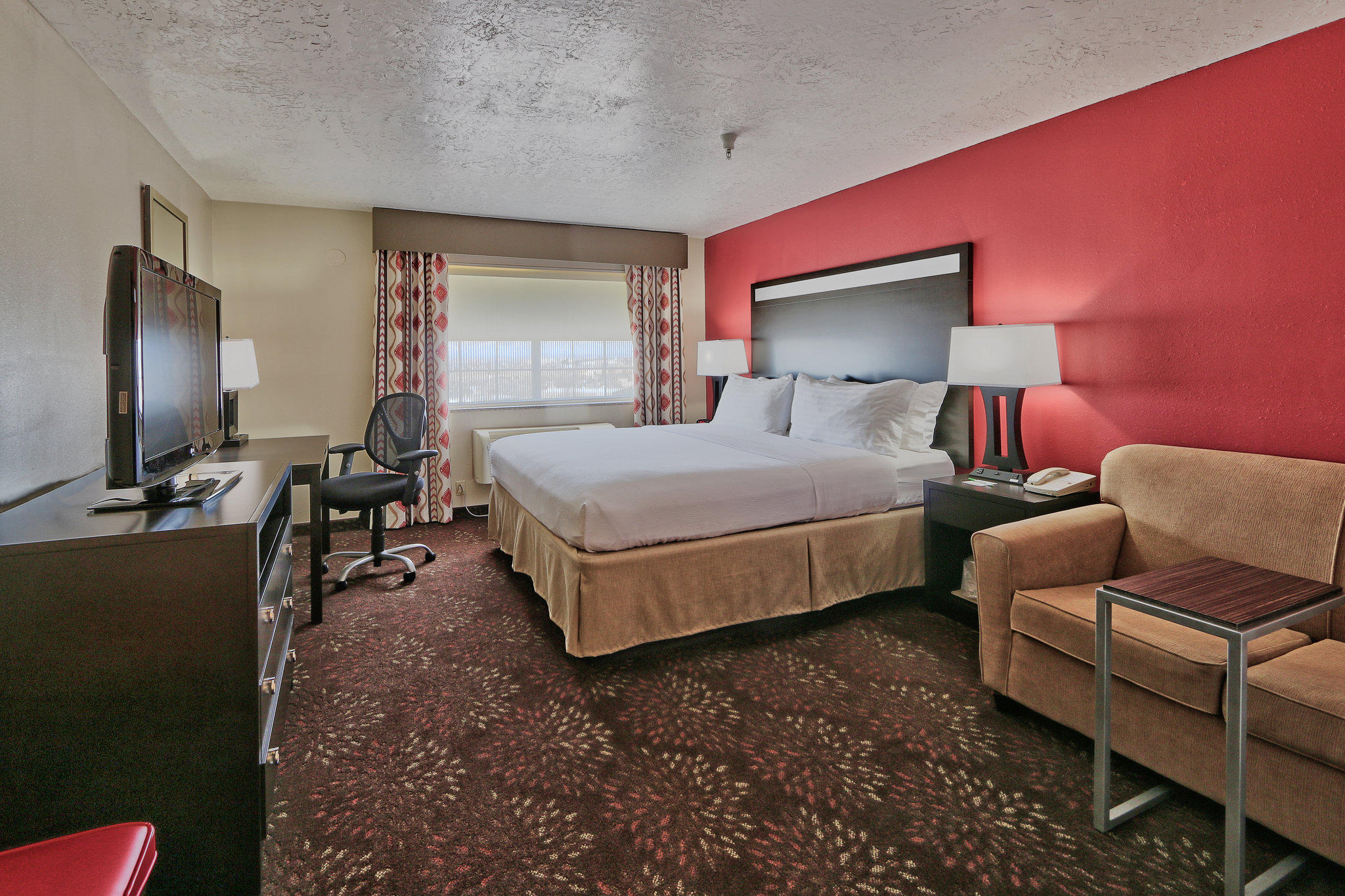 Holiday Inn & Suites Albuquerque Airport Photo