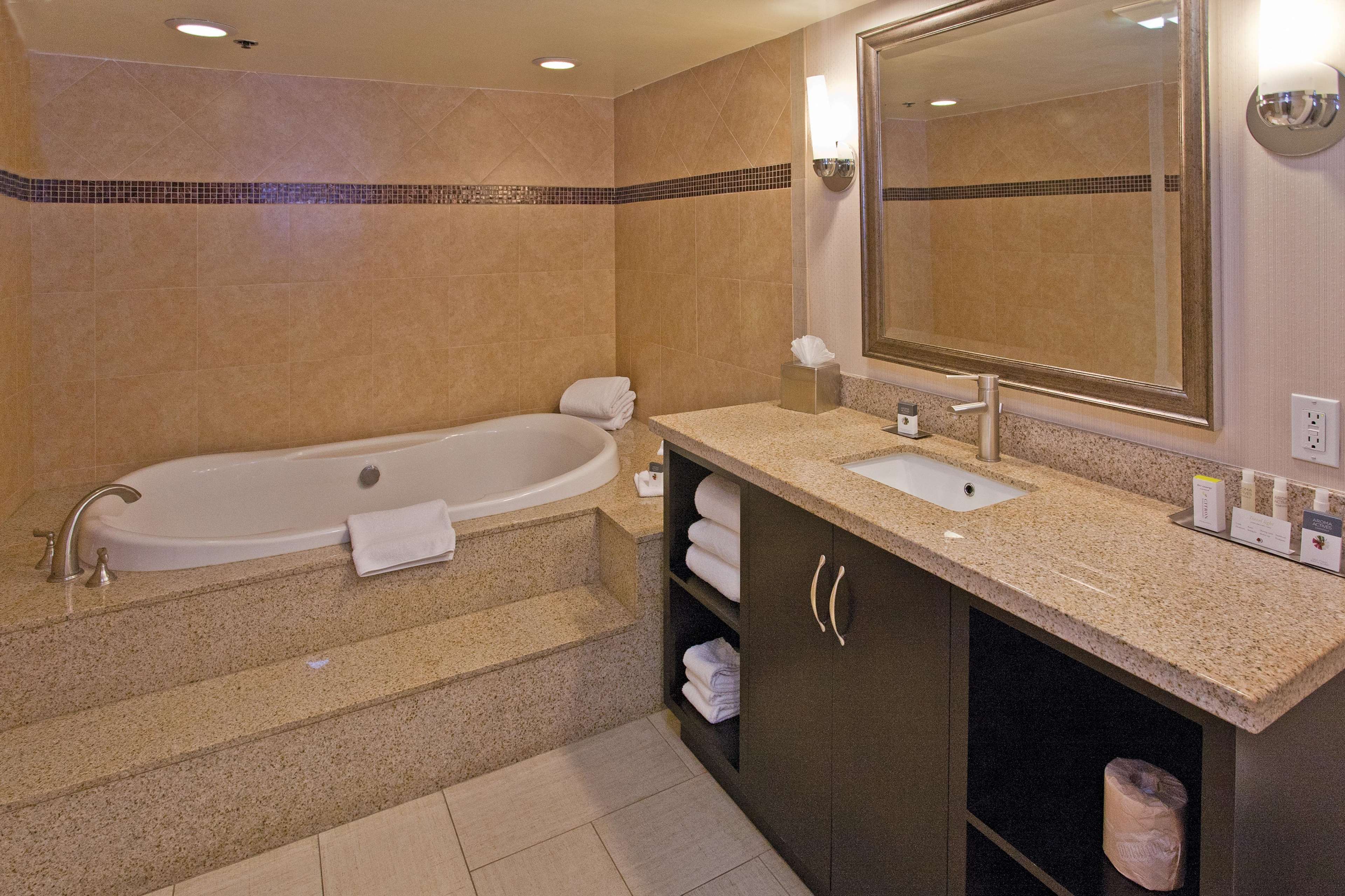 DoubleTree by Hilton Hotel Los Angeles - Rosemead Photo