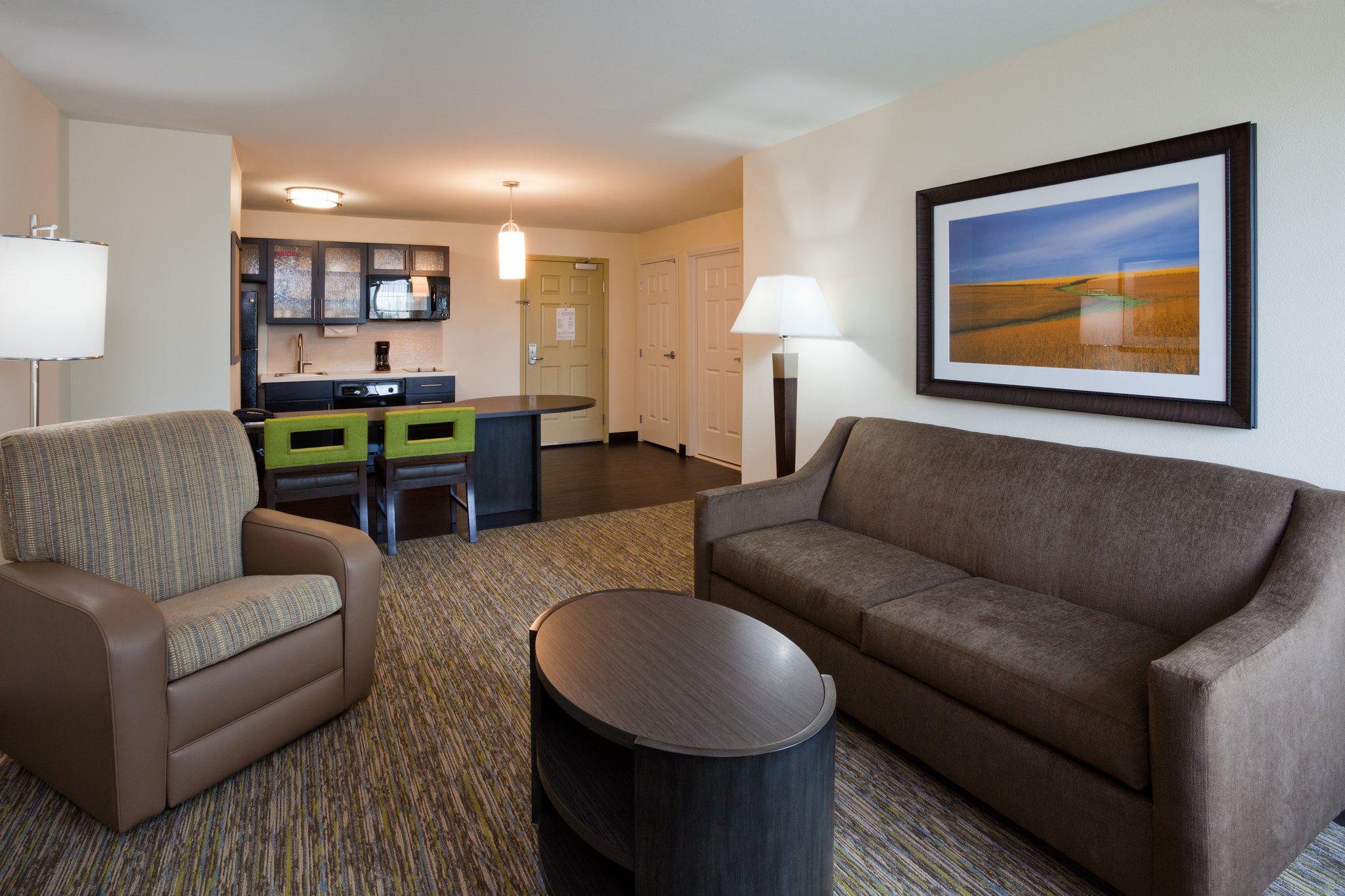 Candlewood Suites Dickinson Photo