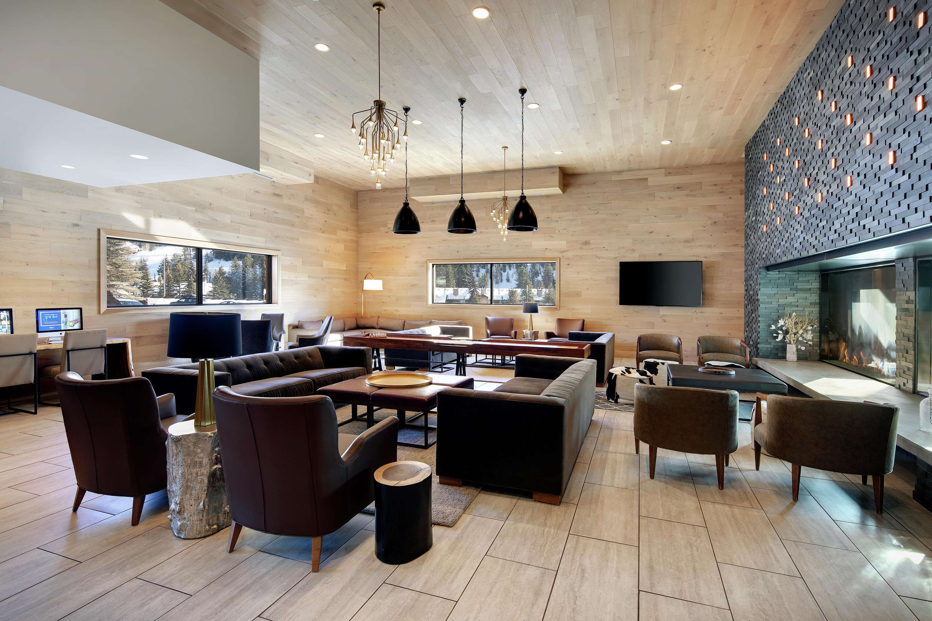 Highline Vail - a DoubleTree by Hilton Photo