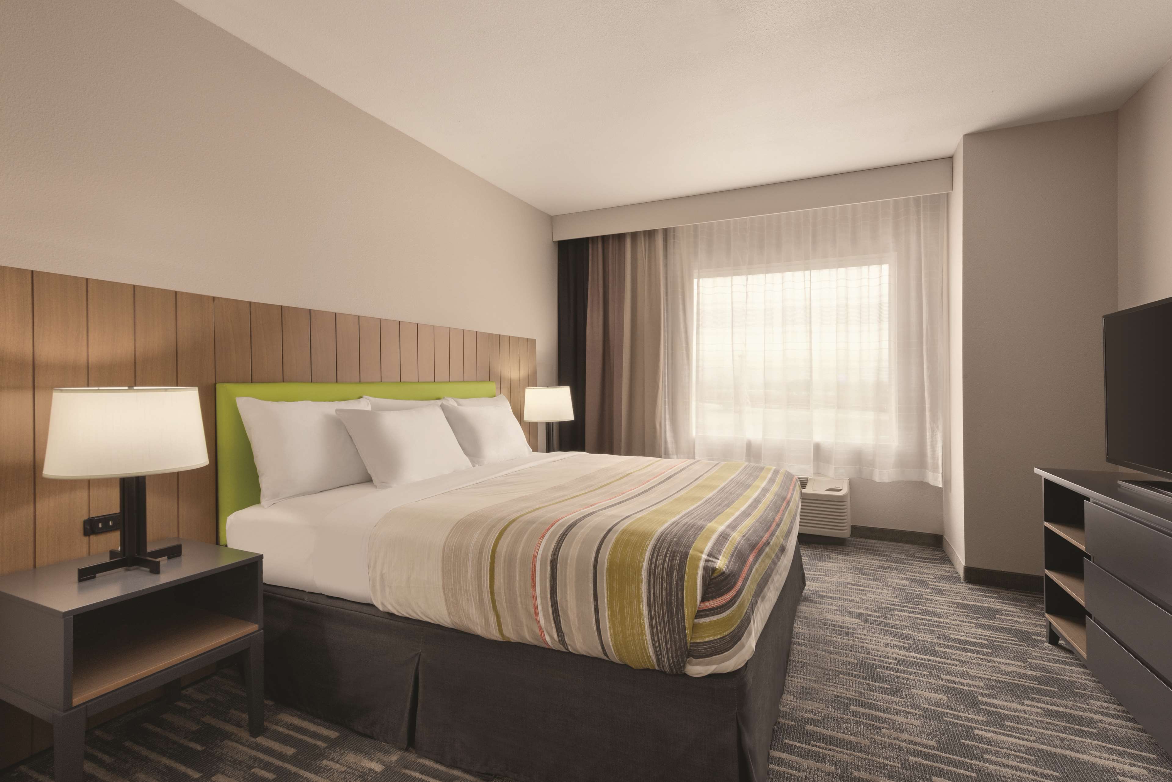 Country Inn & Suites by Radisson, Oklahoma City - Bricktown, OK Photo