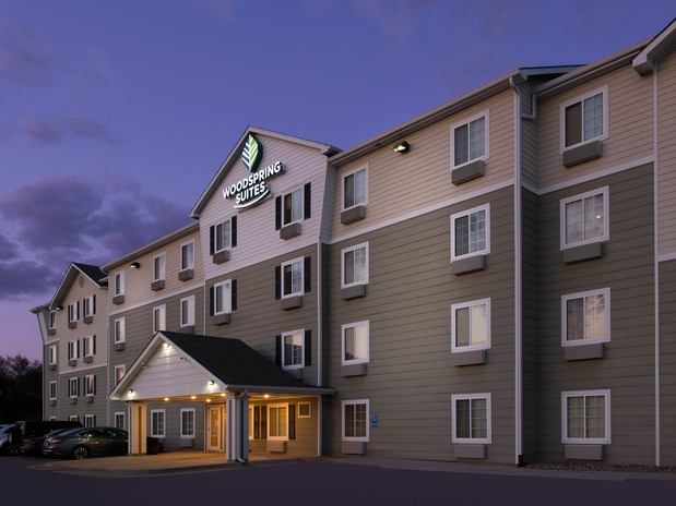 Images WoodSpring Suites Council Bluffs