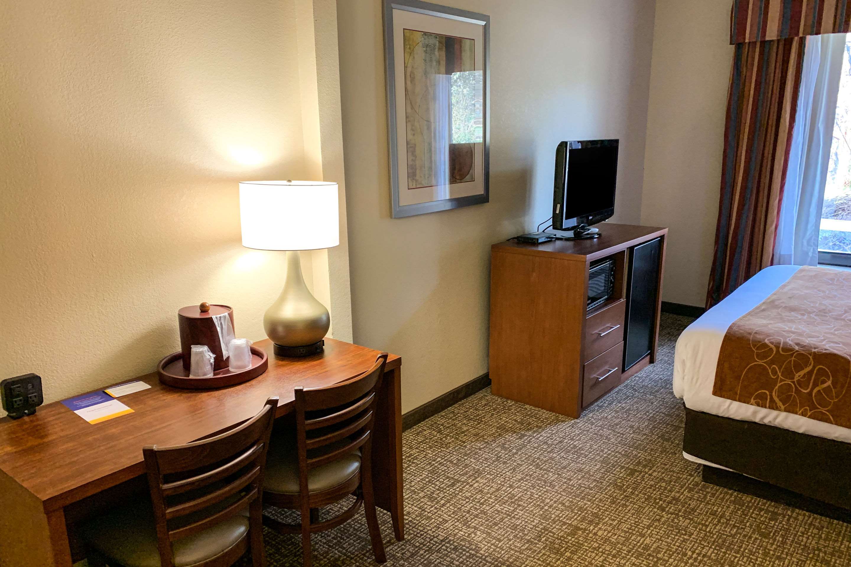 Comfort Suites Columbus State University Area Photo