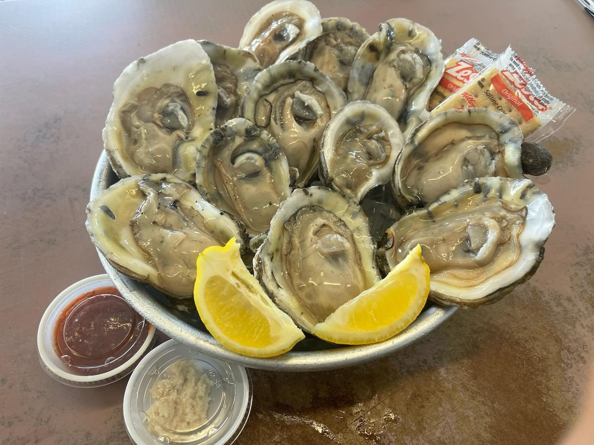 12 Raw Oysters