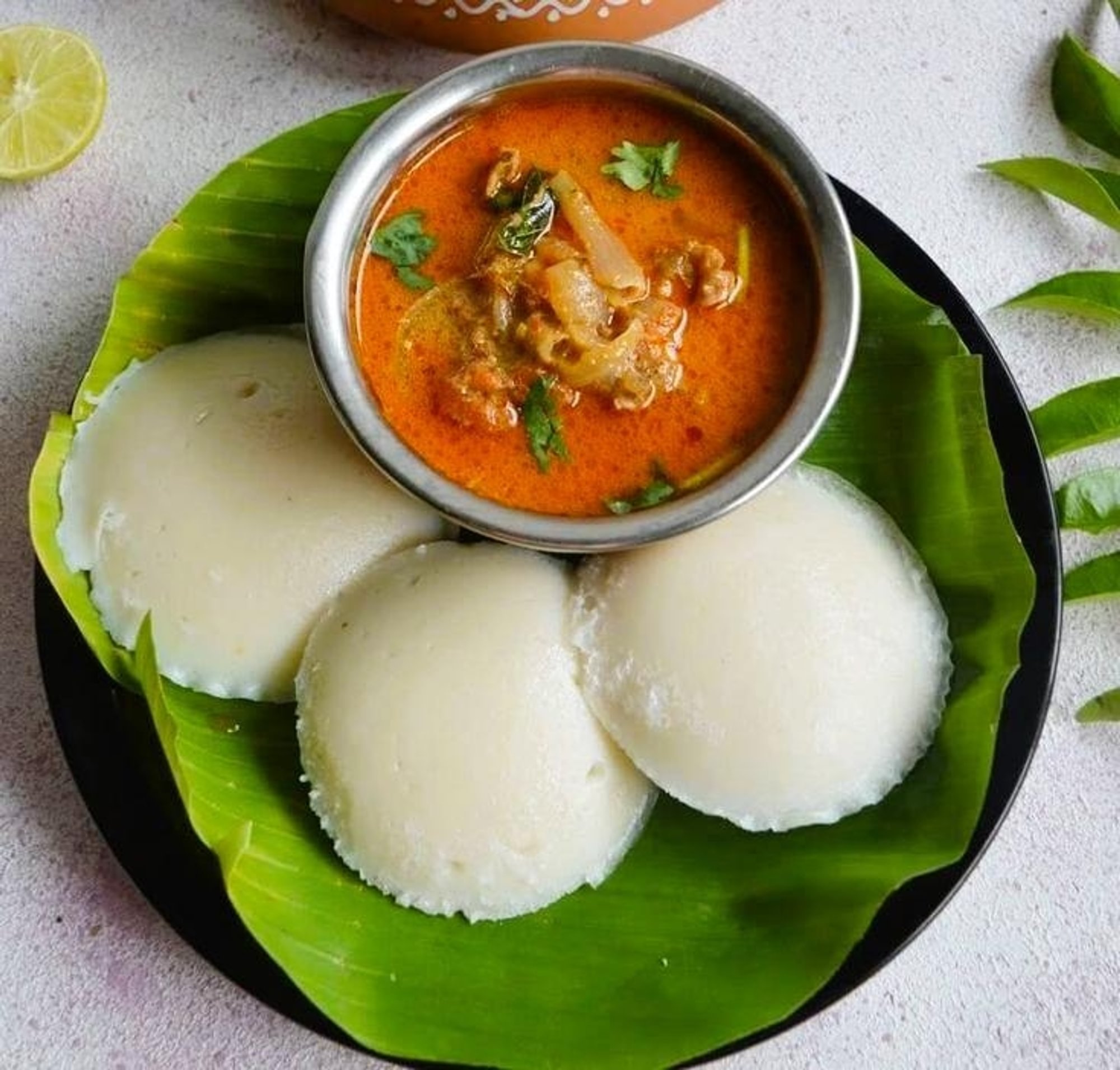 Idli (4 Piece) - Chicken Curry