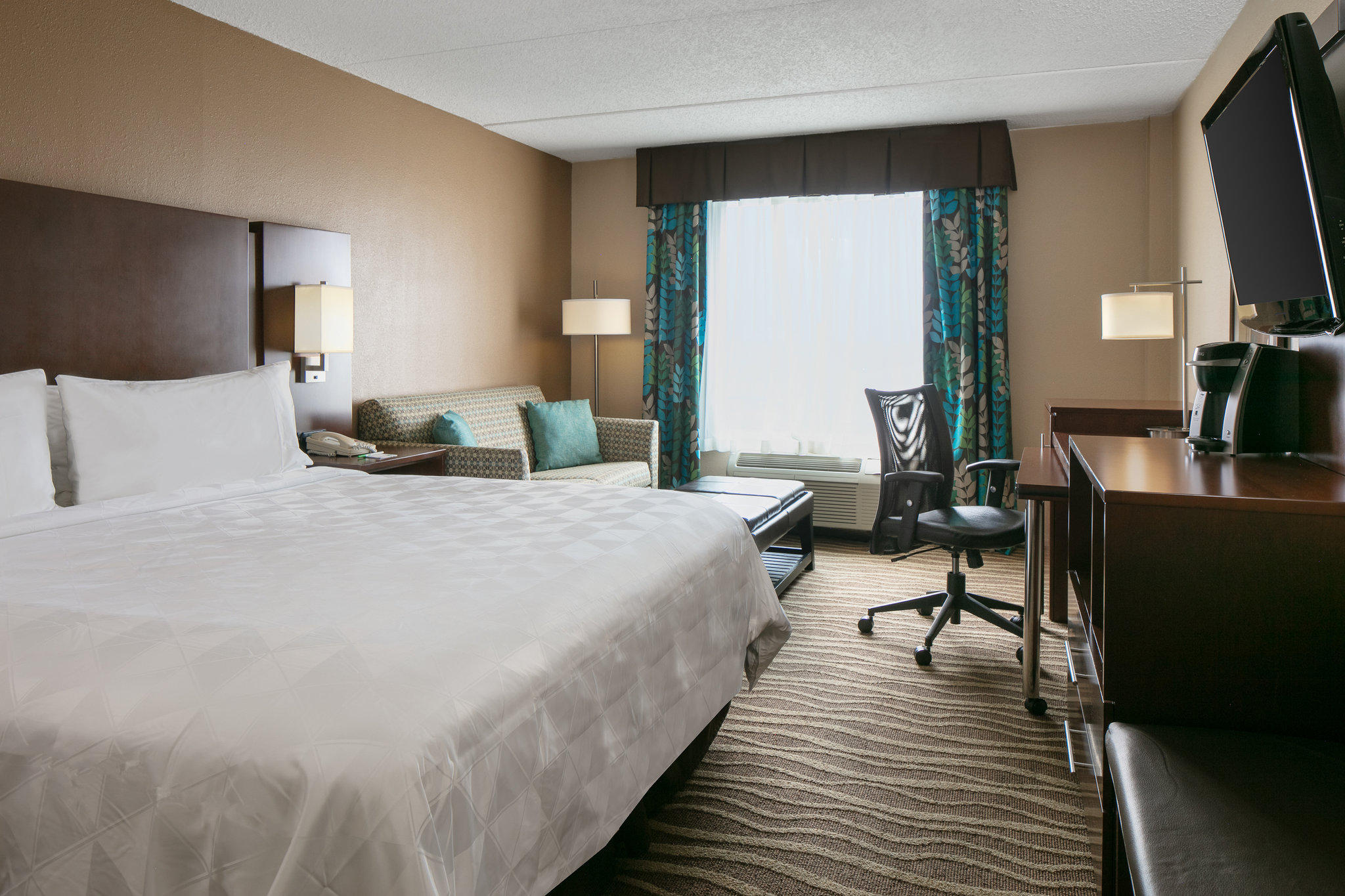 Holiday Inn & Suites Overland Park-West Photo