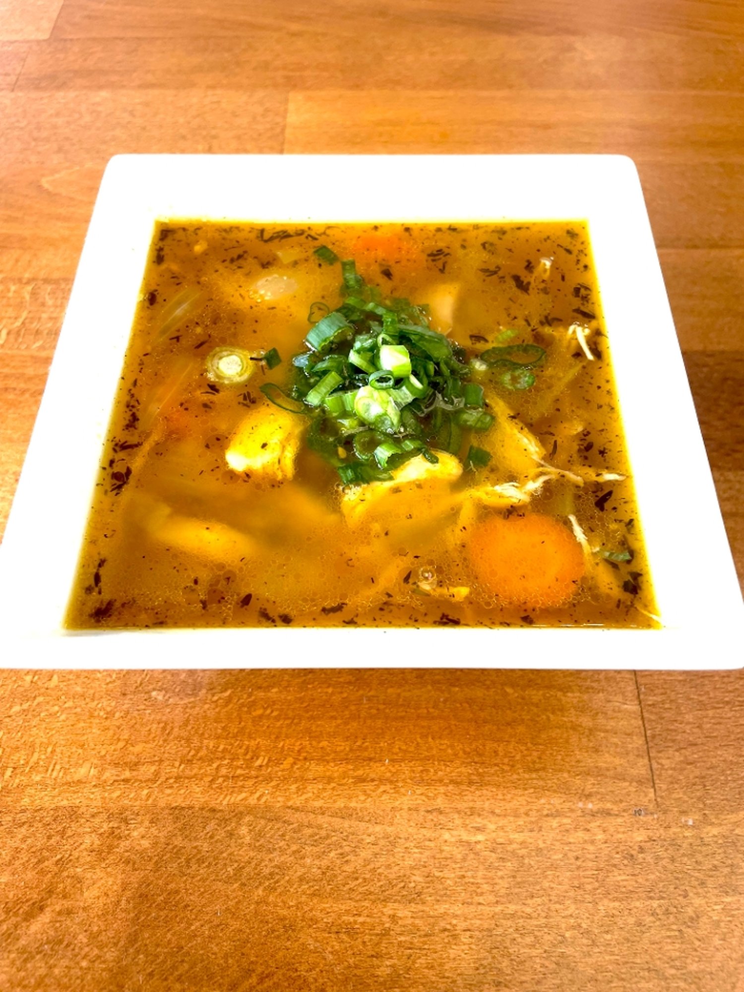 REGULAR CHICKEN VEGETABLE SOUP (feeds 1-2)