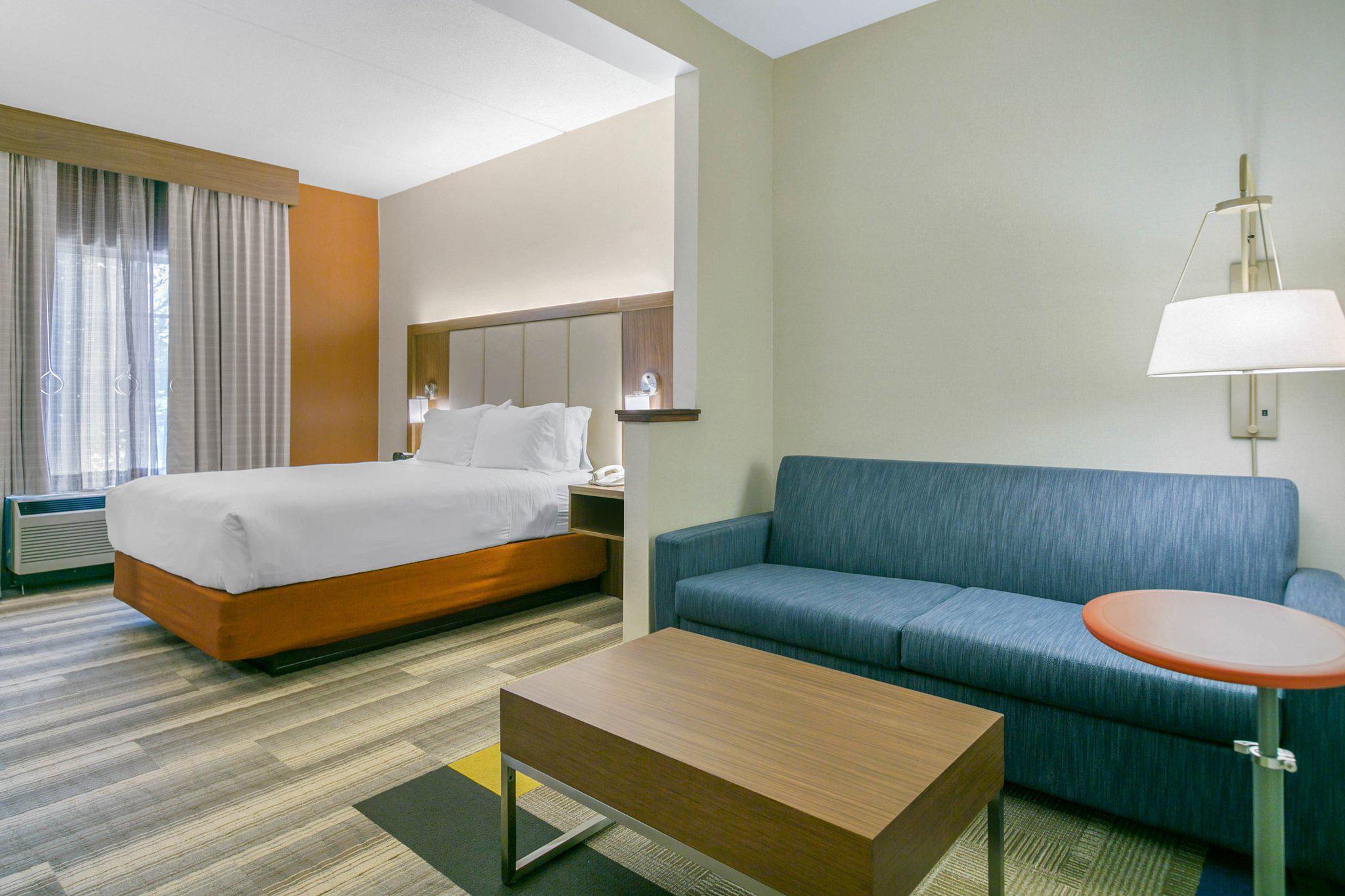 Holiday Inn Express & Suites Mount Arlington-Rockaway Area Photo