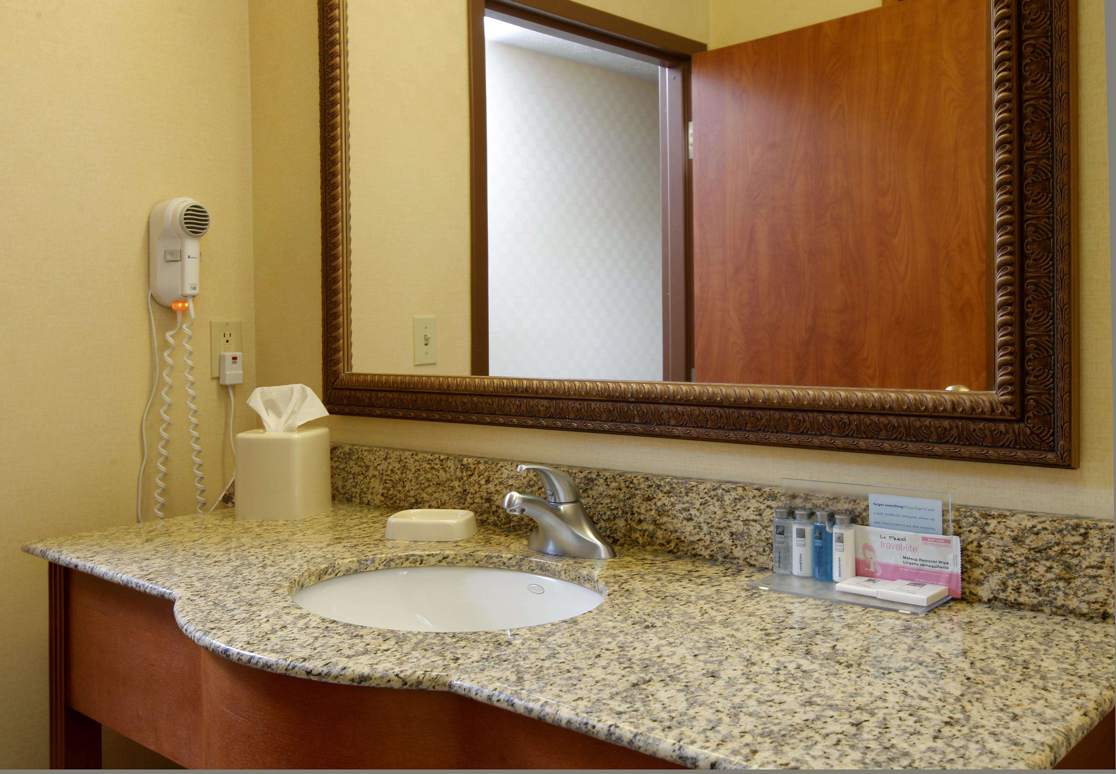 Hampton Inn by Hilton Waterloo Cedar Valley Photo