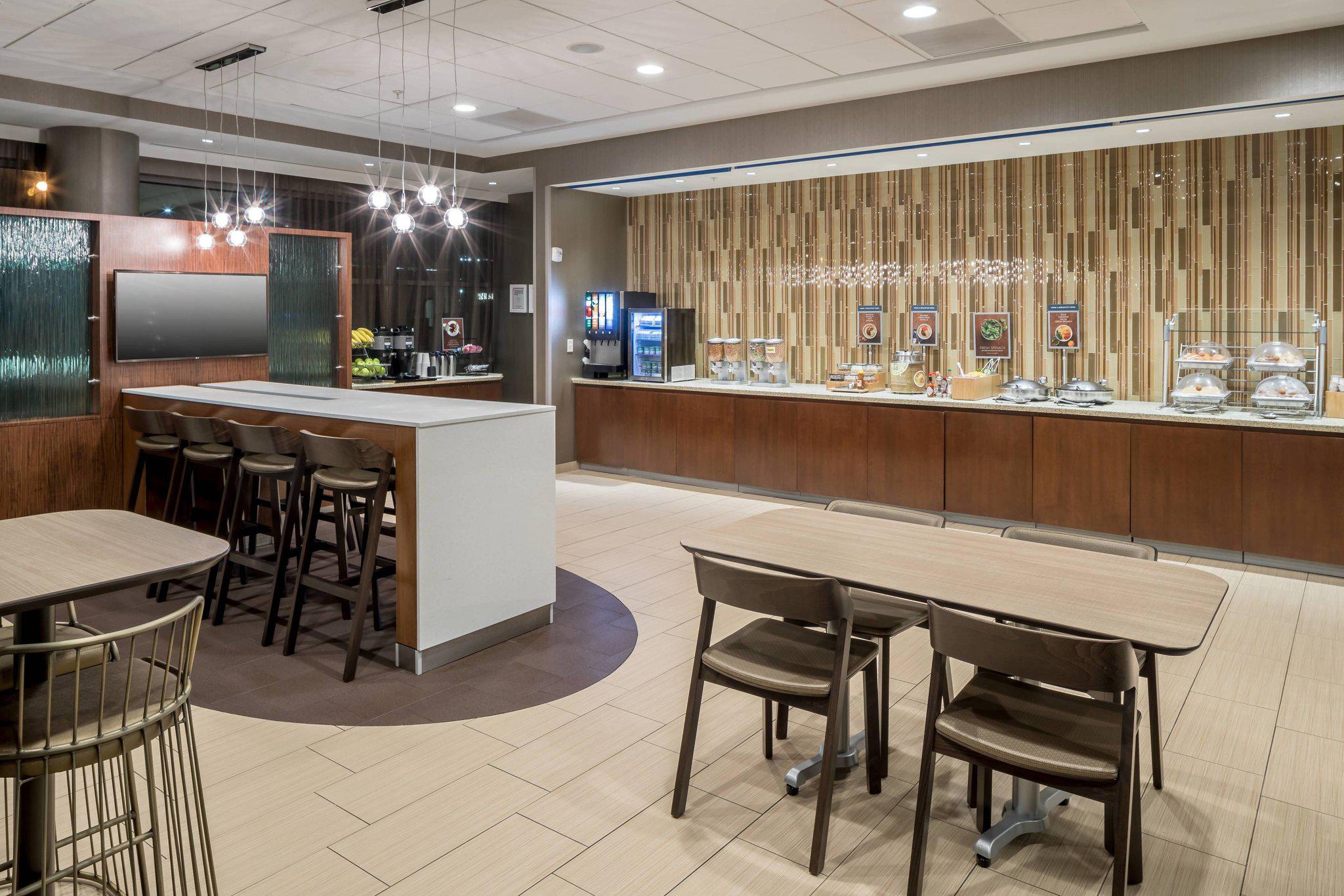 SpringHill Suites by Marriott Alexandria Old Town/Southwest Photo