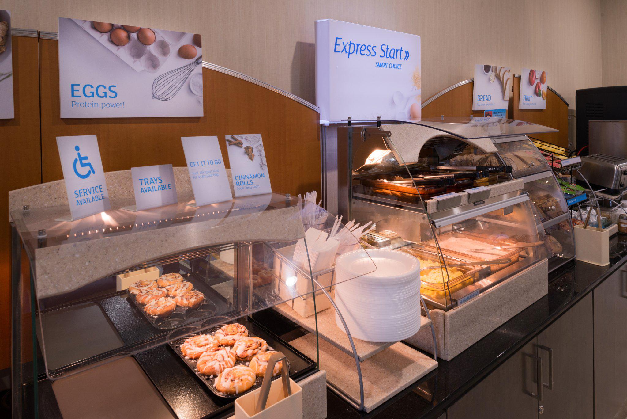 Holiday Inn Express & Suites Pasadena - Los Angeles Photo