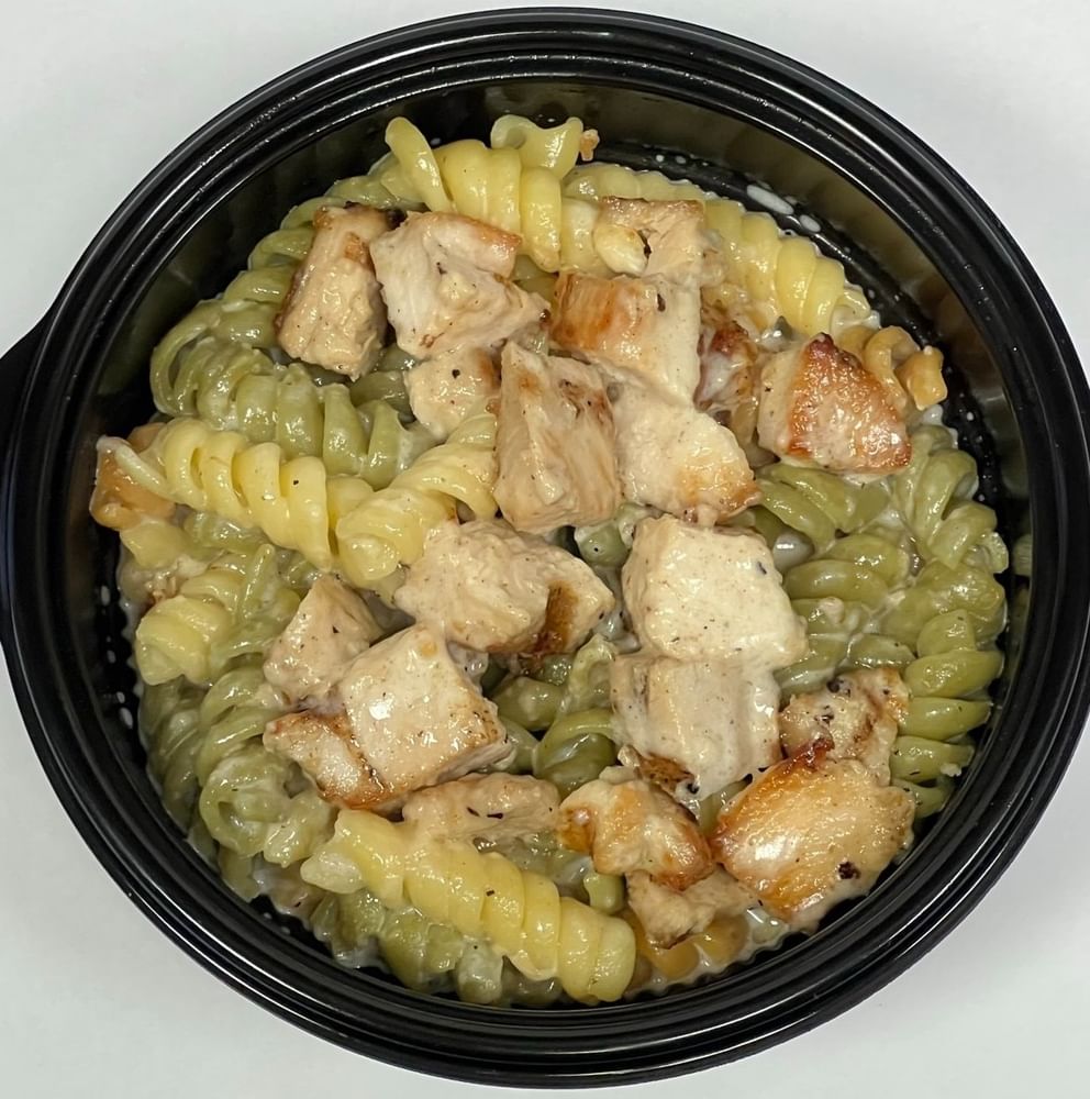 Kids Alfredo Pasta with Chicken & 1 Mix-In