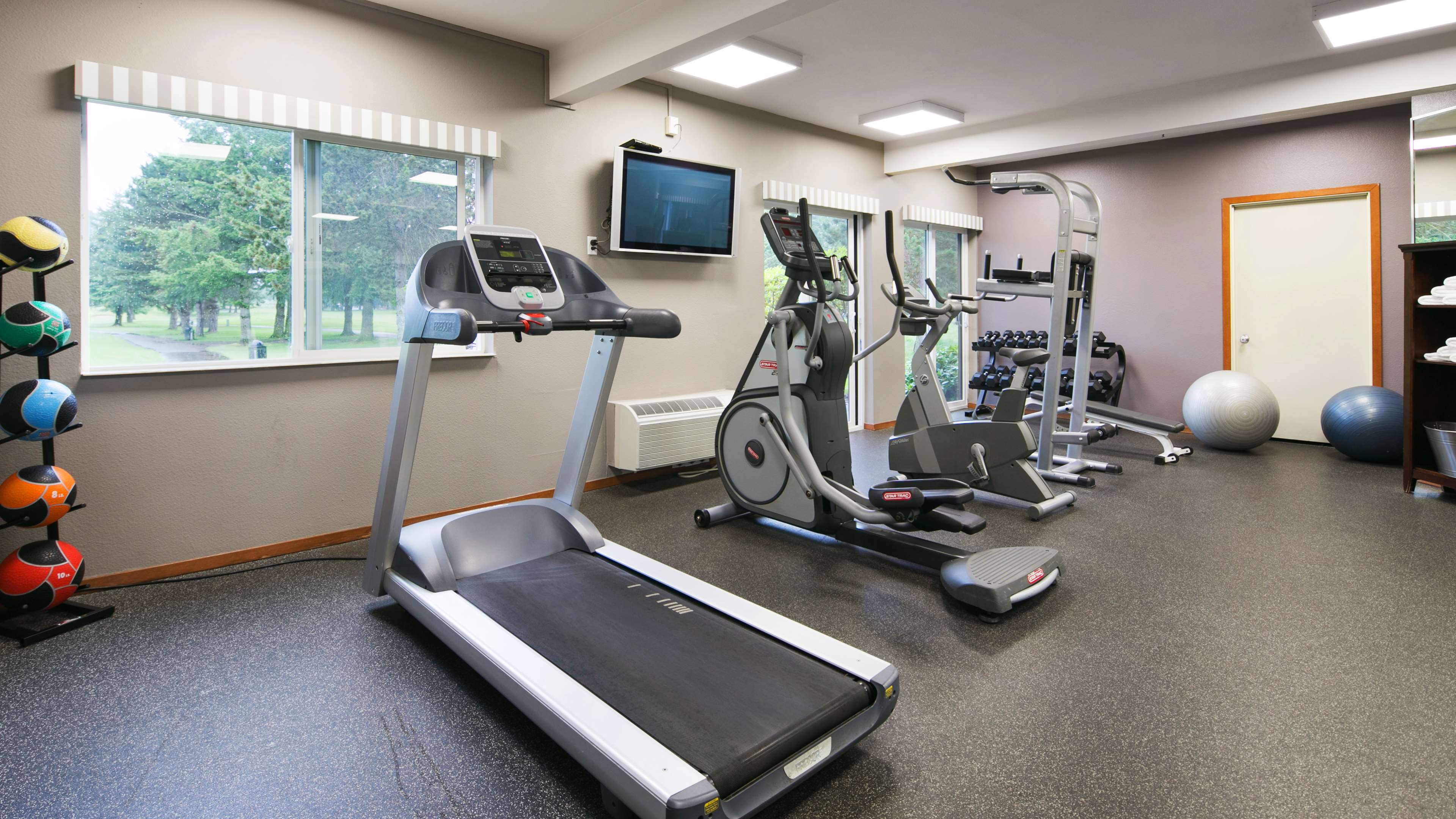 Best Western Plus Plaza by the Green Photo