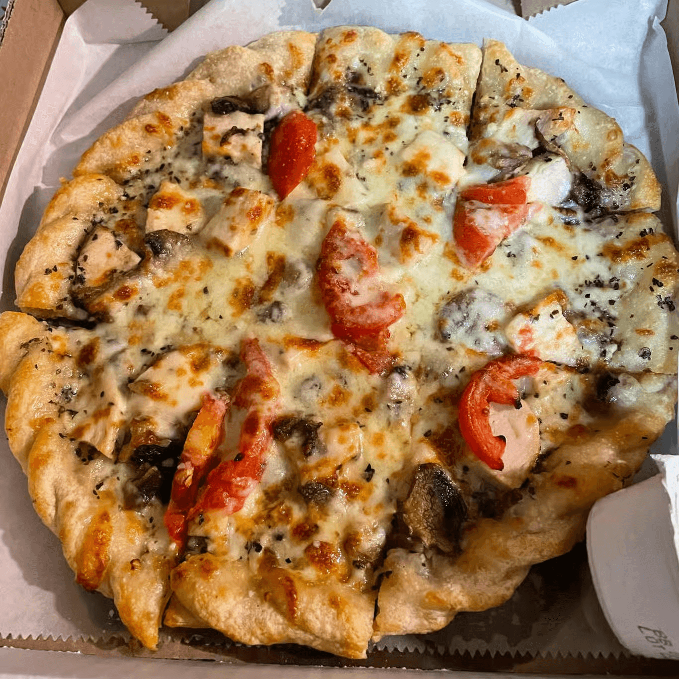 Tuscan Chicken Pizza (X-Large 18")