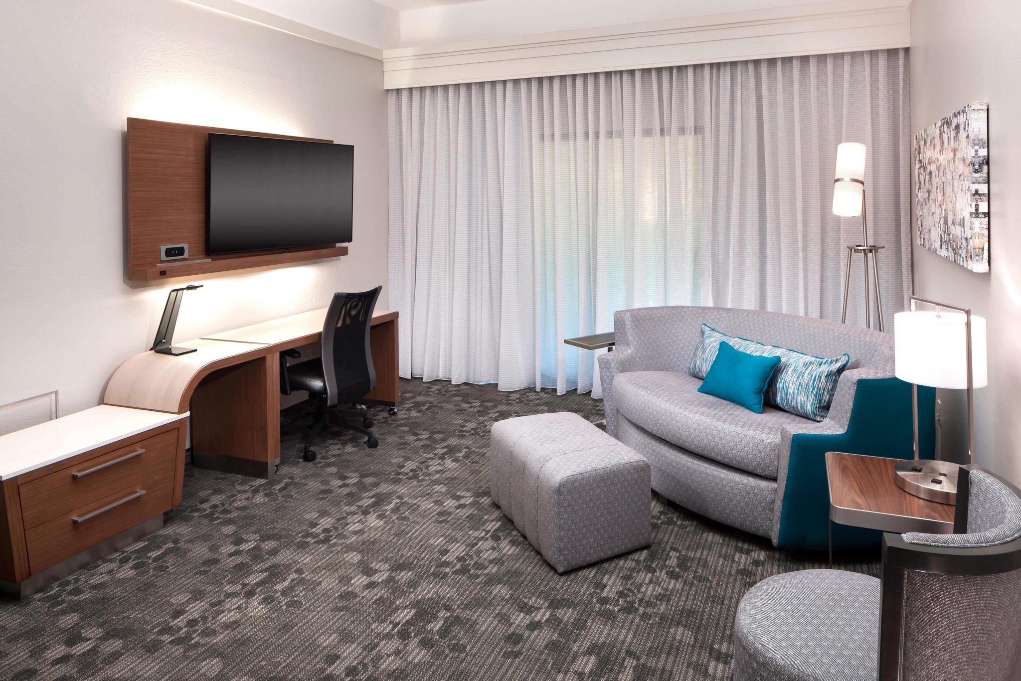 Courtyard by Marriott Pensacola Photo