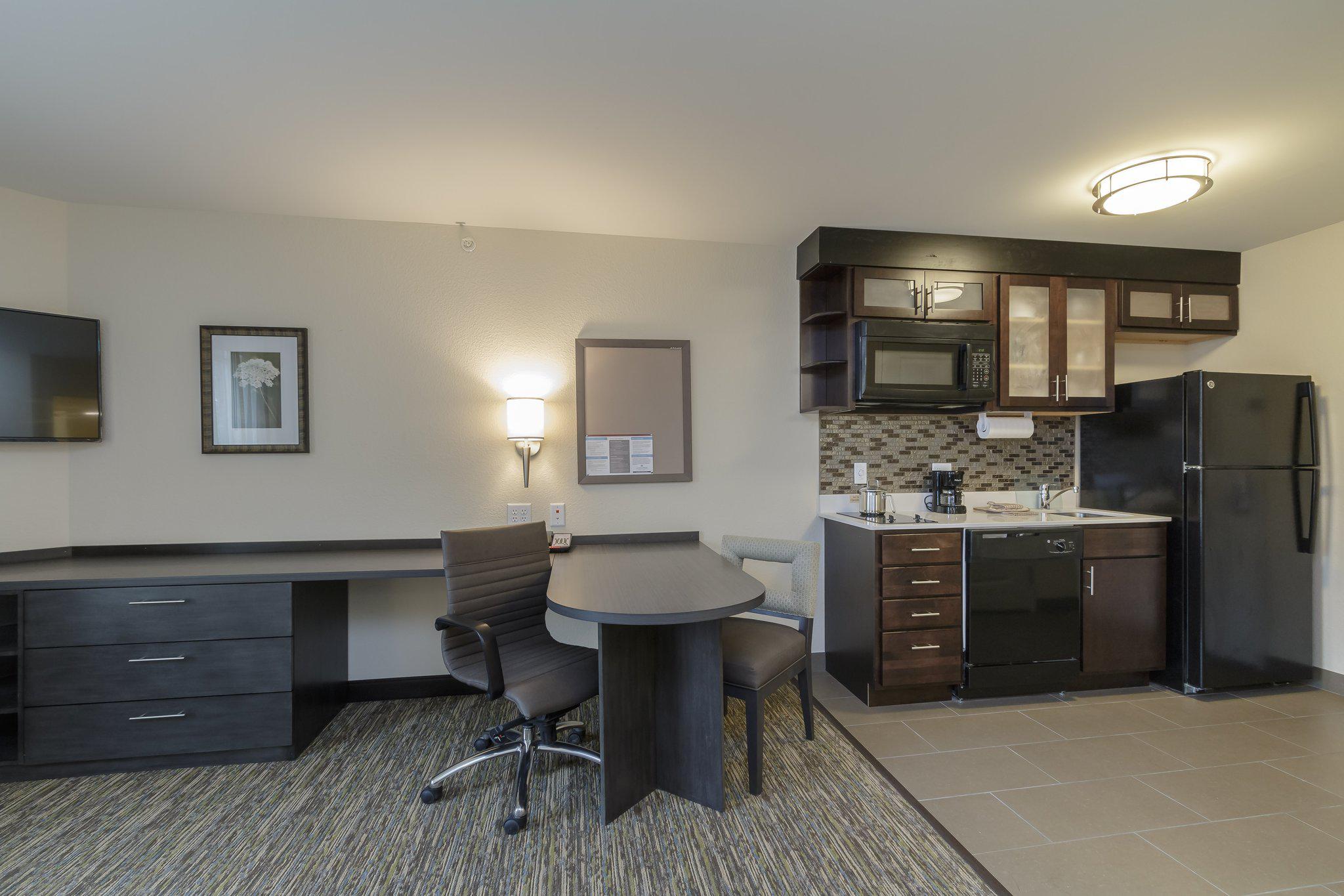 Candlewood Suites Mishawaka Photo