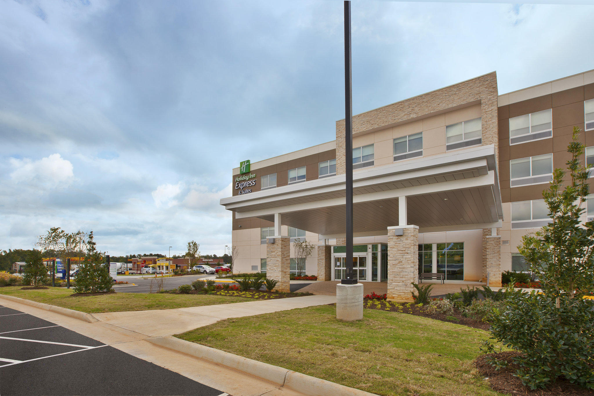 Holiday Inn Express & Suites South Hill Photo